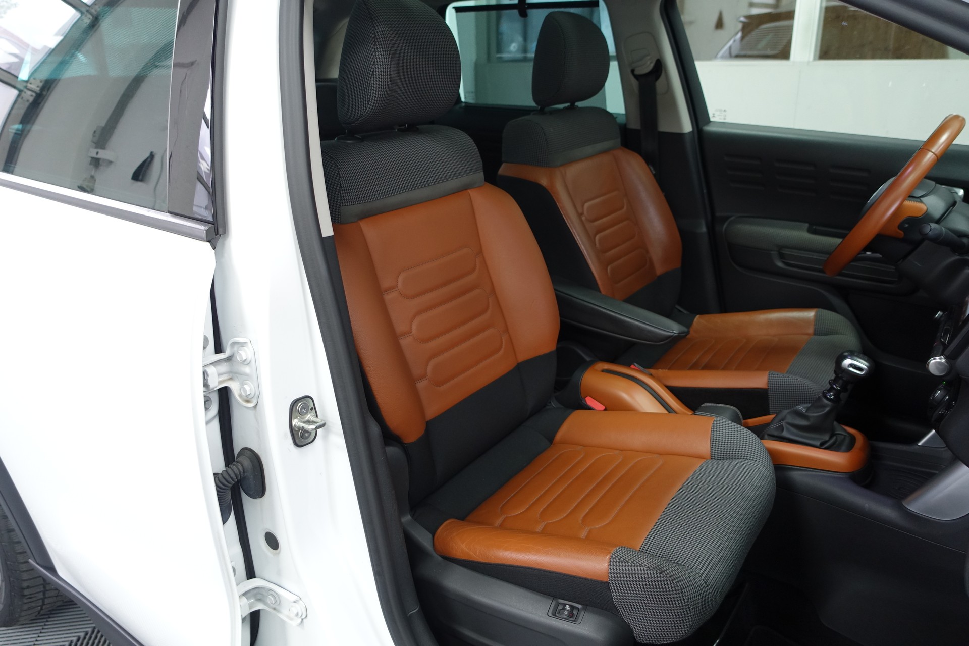 CITROEN C3 Aircross 1.2 PureTech 130 Shine-image-11