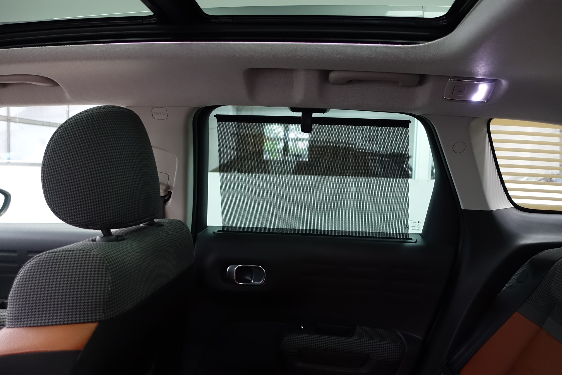 CITROEN C3 Aircross 1.2 PureTech 130 Shine-image-16