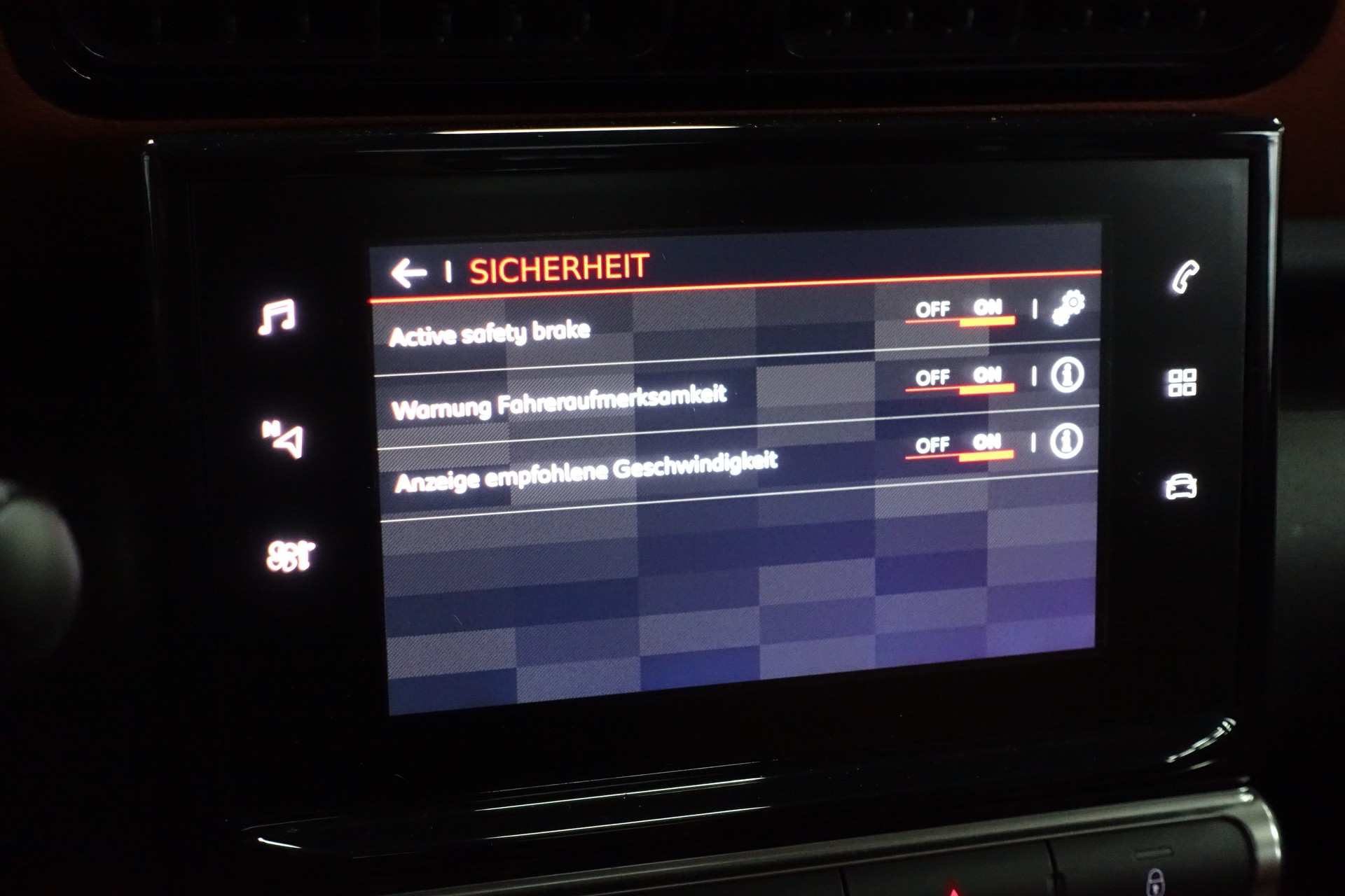 CITROEN C3 Aircross 1.2 PureTech 130 Shine-image-29