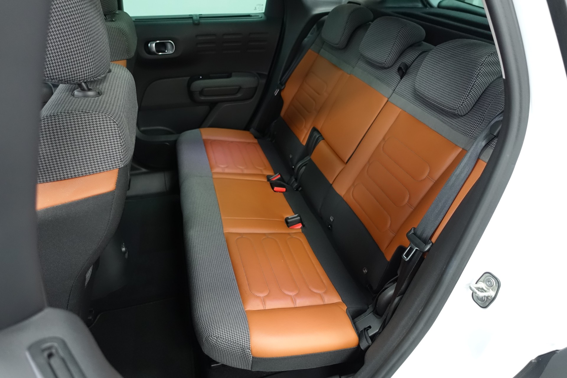 CITROEN C3 Aircross 1.2 PureTech 130 Shine-image-12