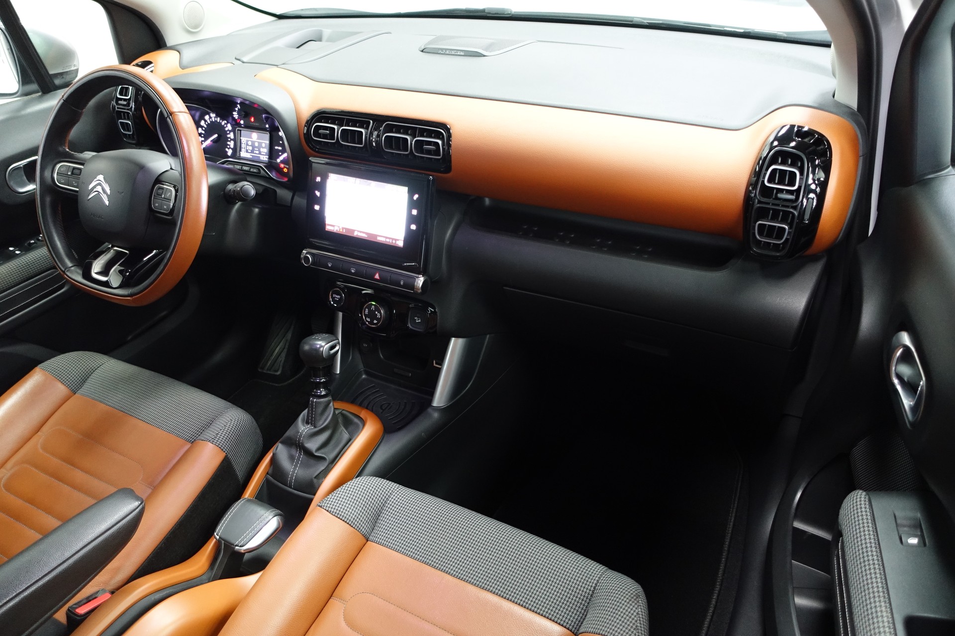 CITROEN C3 Aircross 1.2 PureTech 130 Shine-image-9