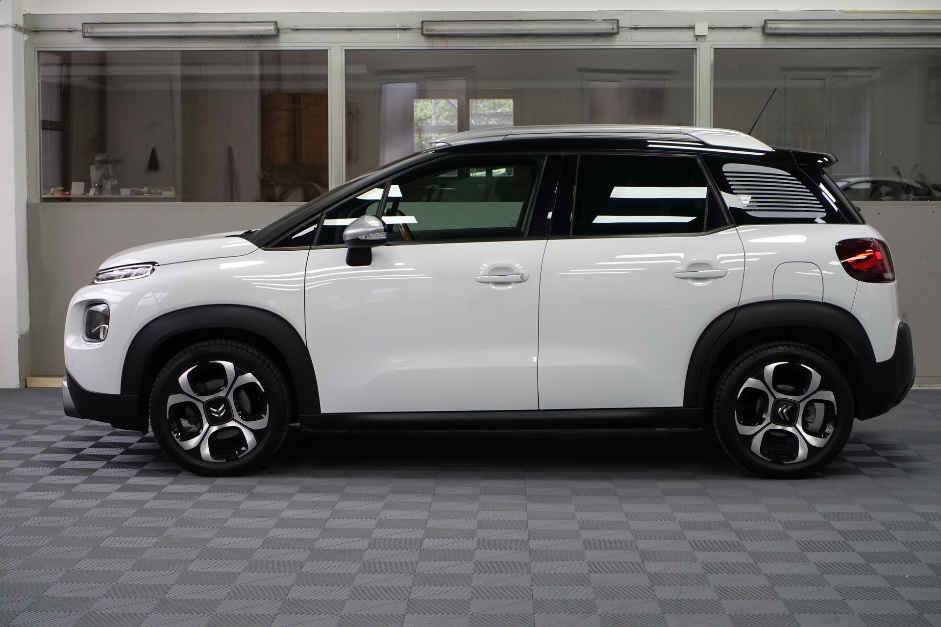 CITROEN C3 Aircross 1.2 PureTech 130 Shine-image-3
