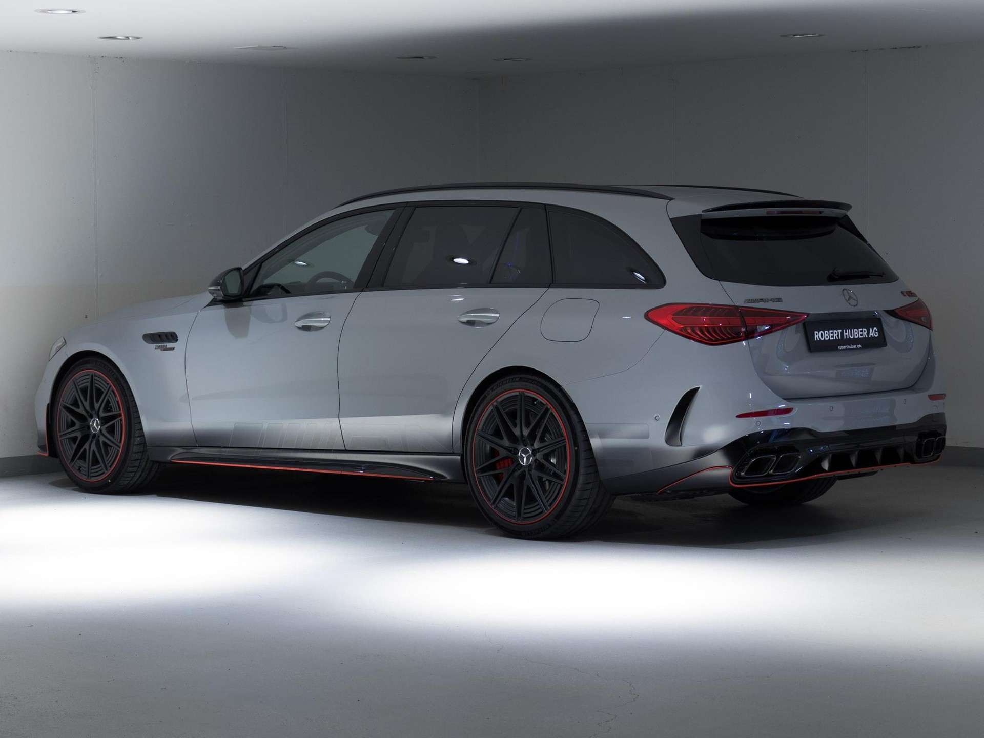 MERCEDES-BENZ C 63 AMG S E Performance 4MATIC T-Modell "Executive Edition"-image-4