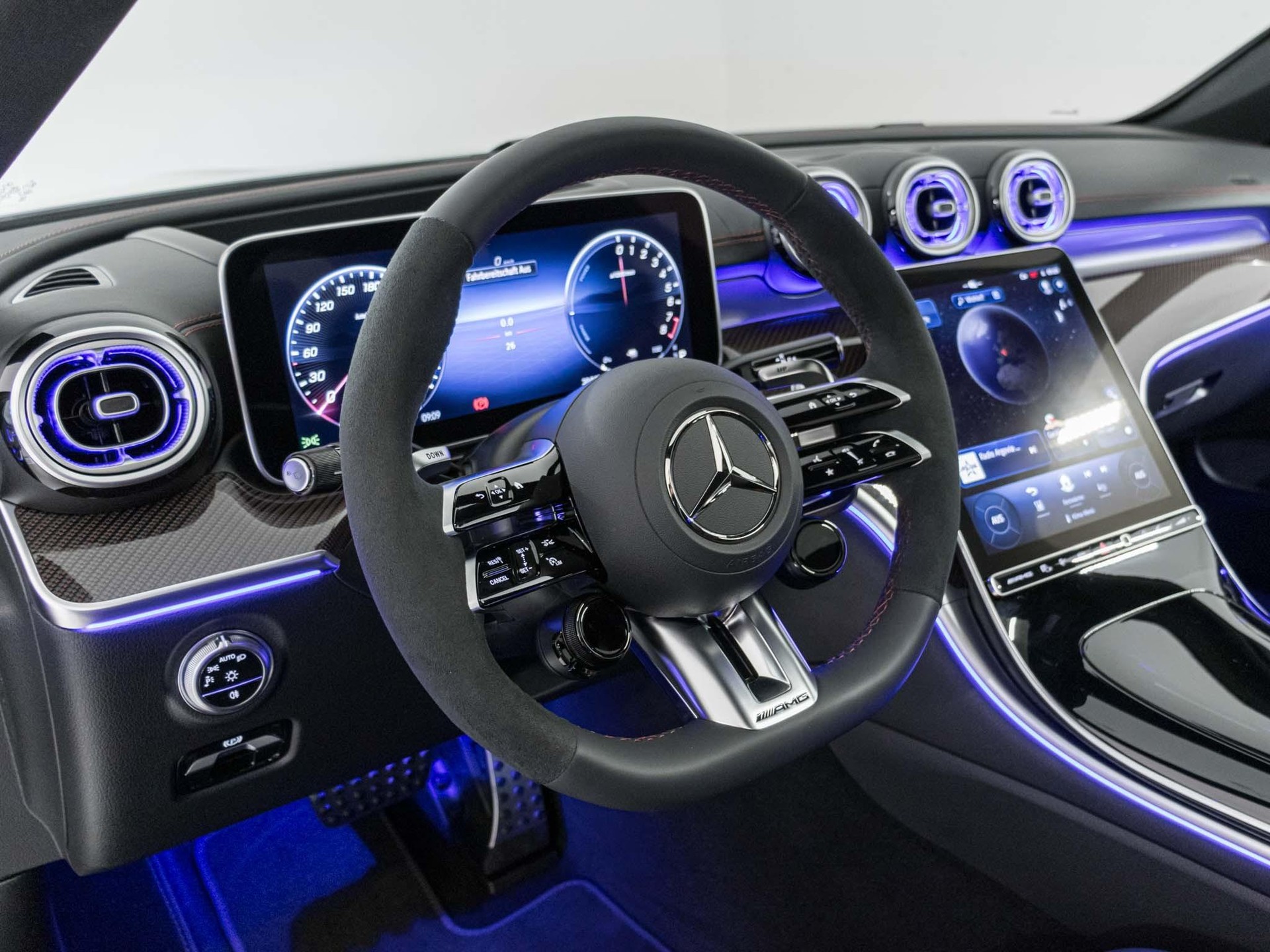 MERCEDES-BENZ C 63 AMG S E Performance 4MATIC T-Modell "Executive Edition"-image-10