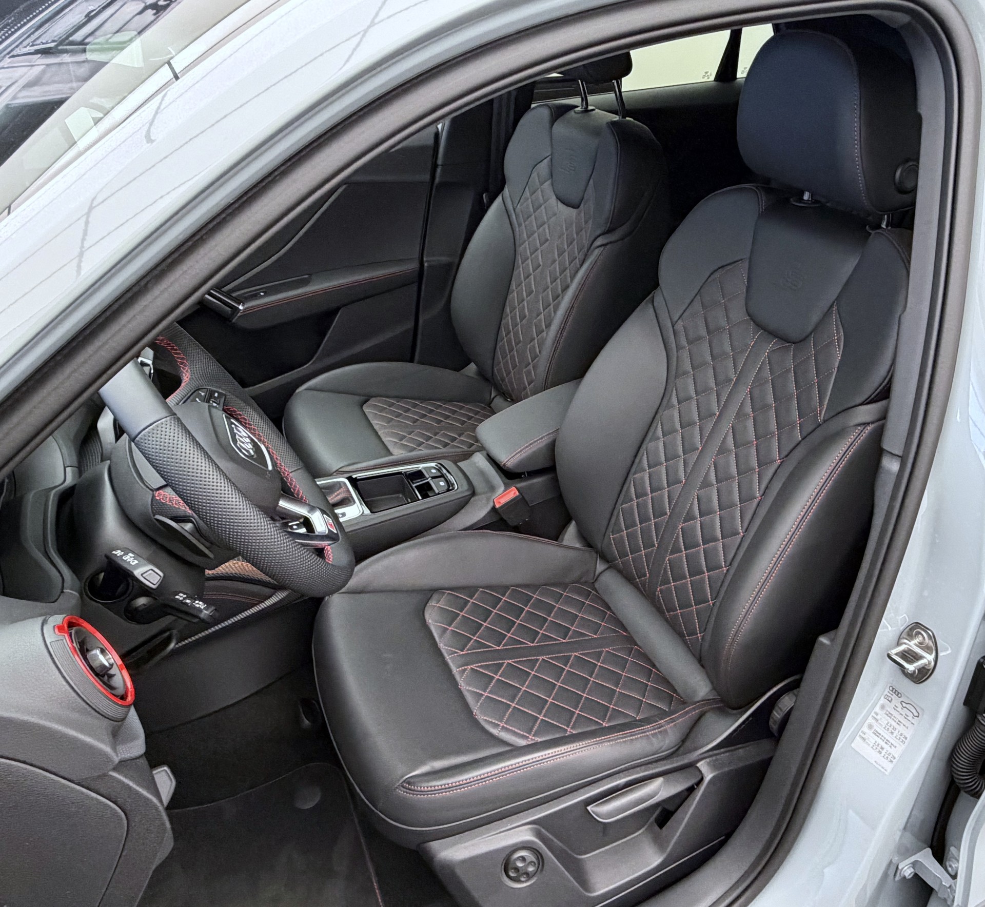 AUDI SQ2 TFSI quattro S-tronic-image-5