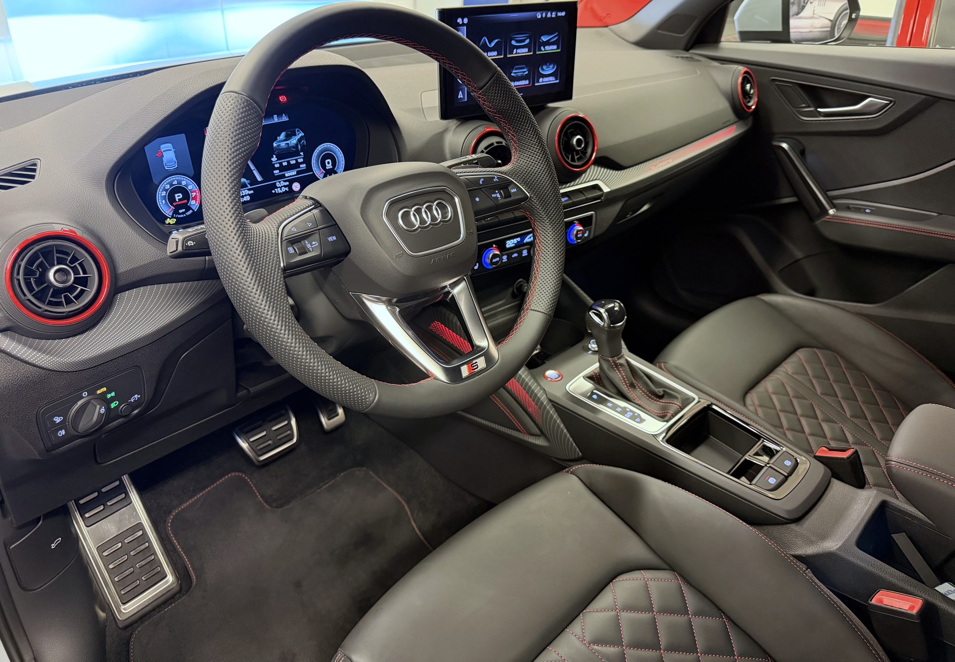 AUDI SQ2 TFSI quattro S-tronic-image-7
