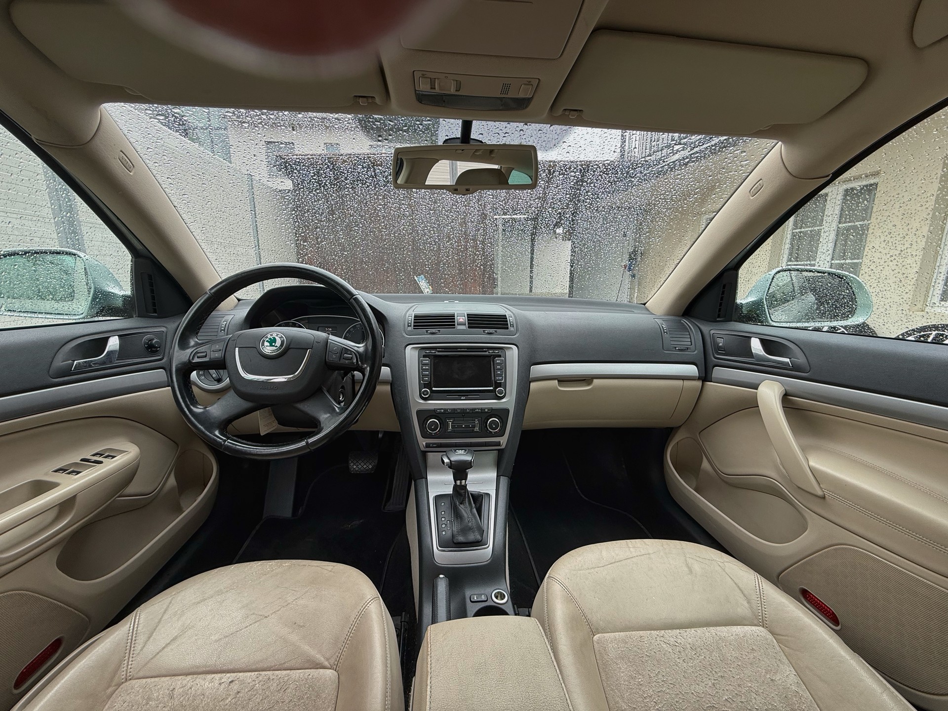 SKODA Octavia Combi 2.0 TDI Elegance 4x4 DSG | Frisch MFK | Top Zustand-image-15