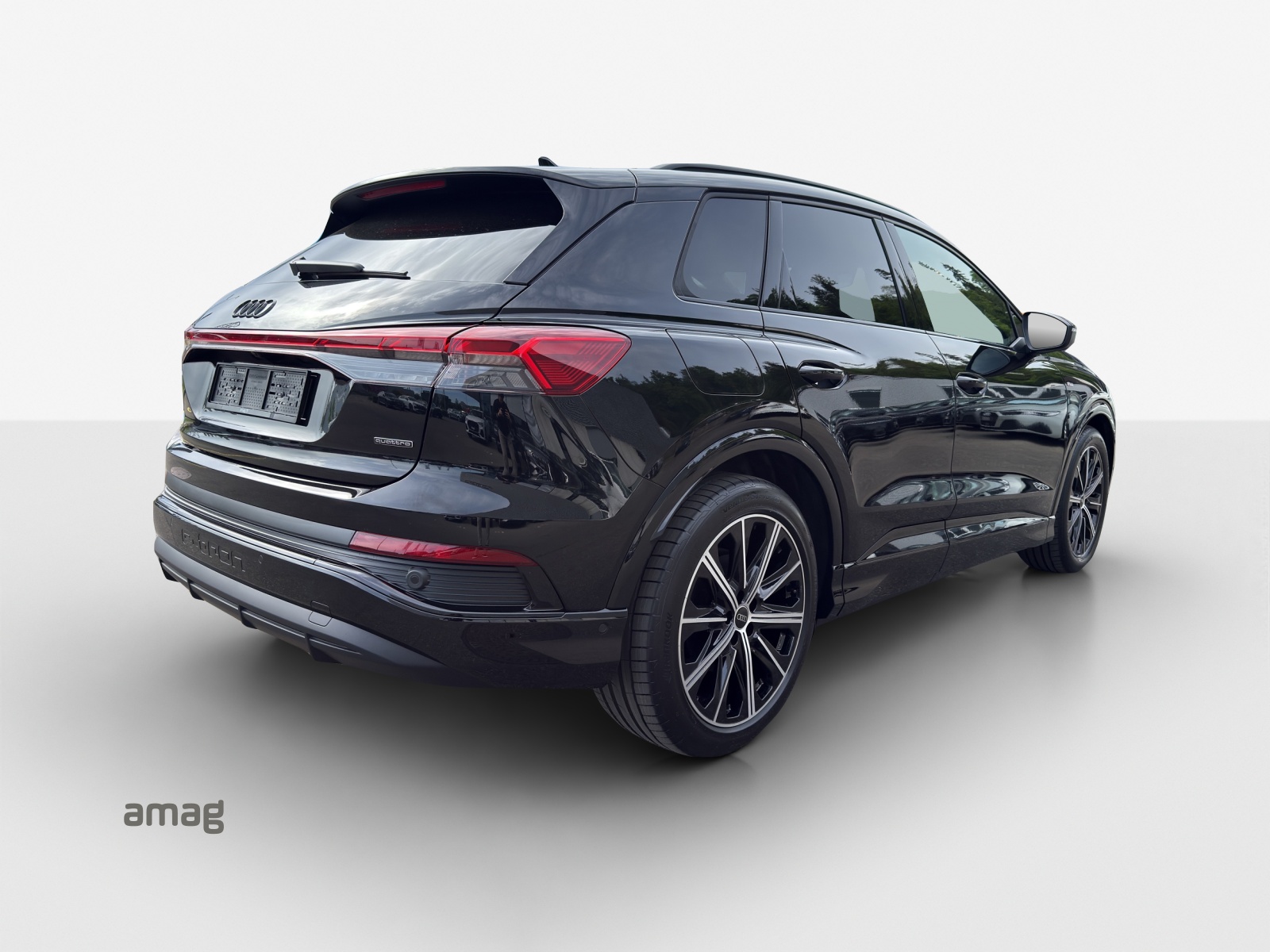 AUDI Q4 e-tron 45 Edition Swiss Ski quattro-image-4