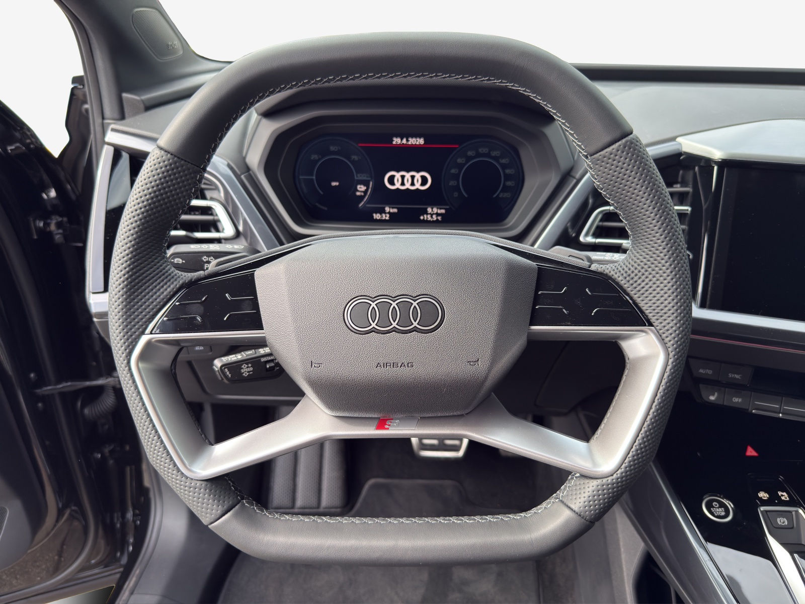 AUDI Q4 e-tron 45 Edition Swiss Ski quattro-image-9