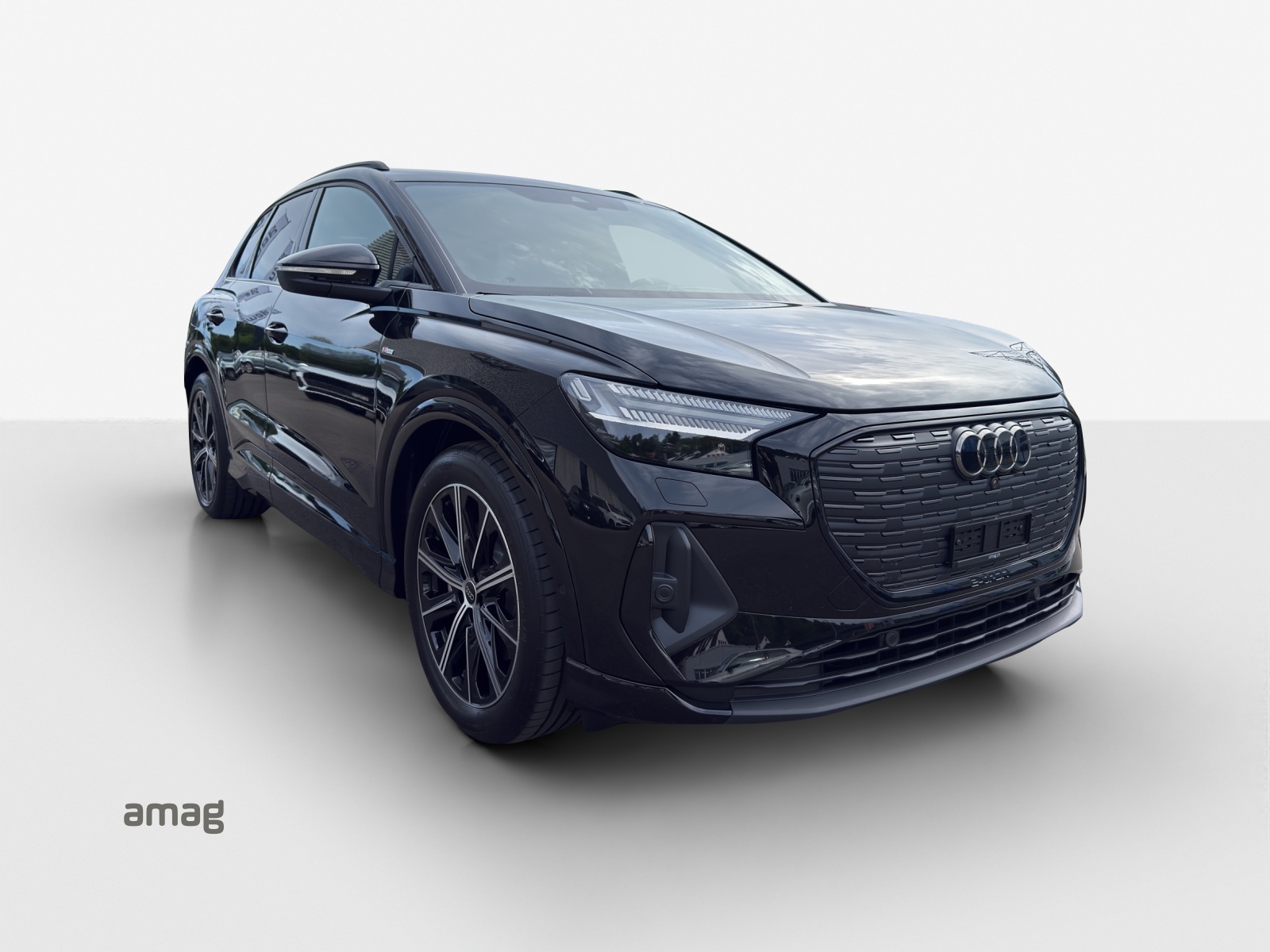 AUDI Q4 e-tron 45 Edition Swiss Ski quattro-image-5