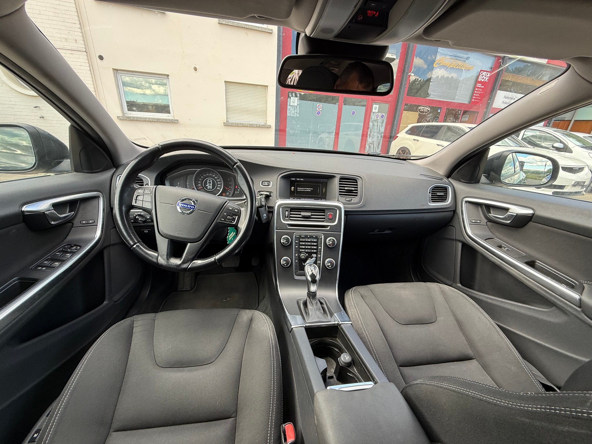 VOLVO V60 D4 AWD Family Edition Geartronic-image-10