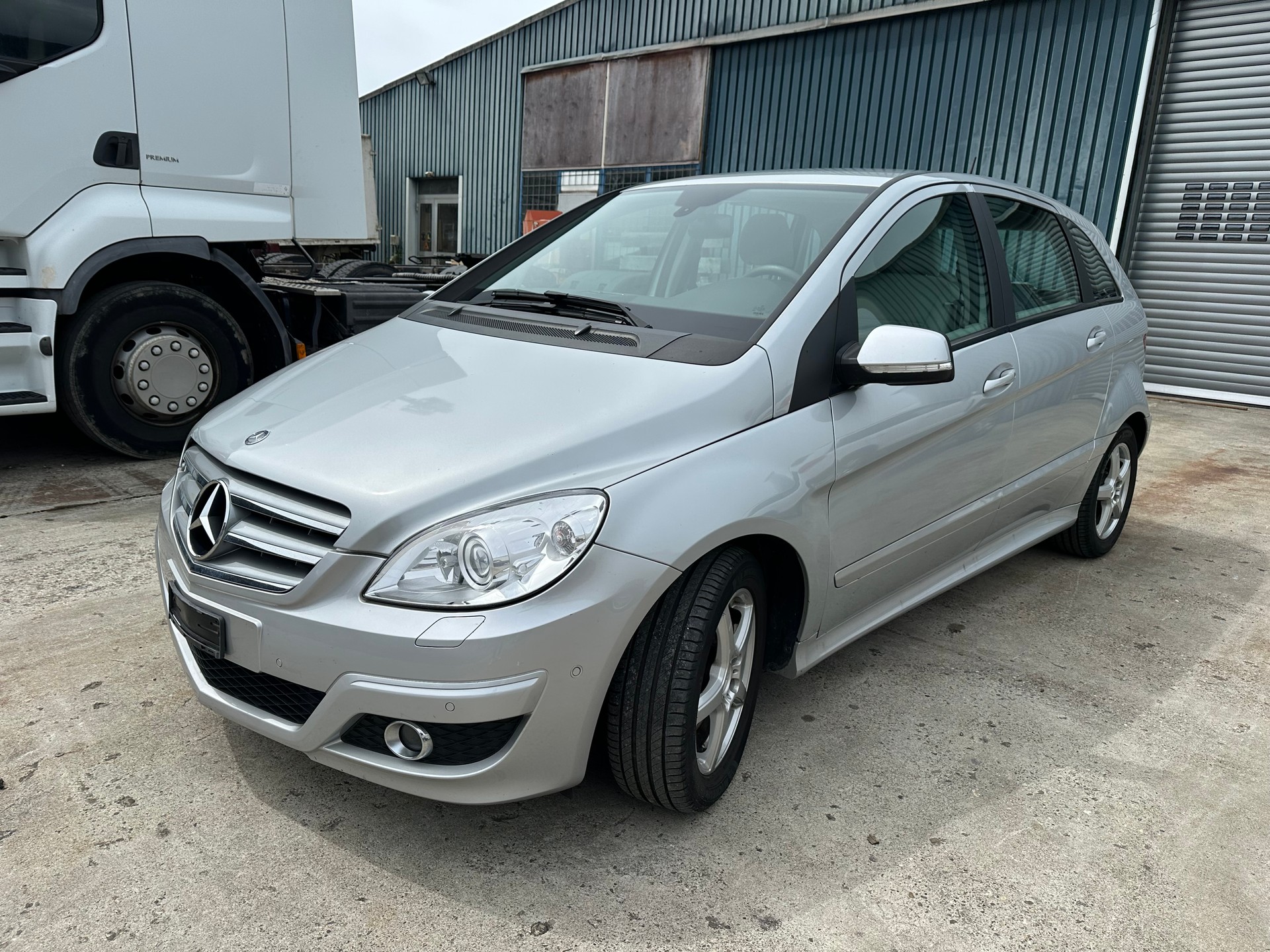 MERCEDES-BENZ B 200 Autotronic