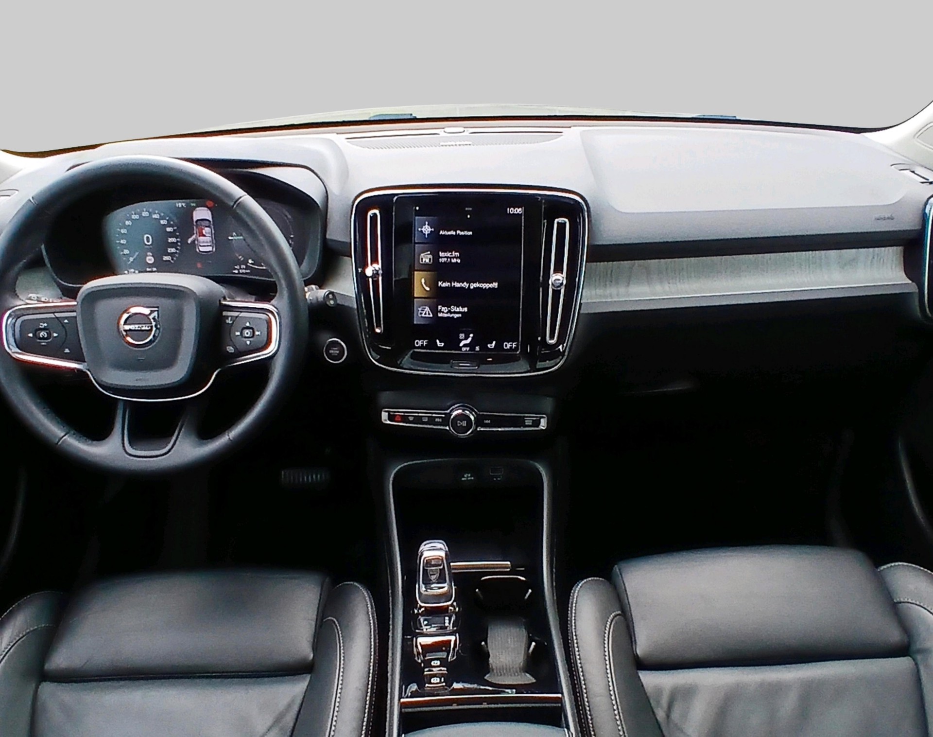 VOLVO XC40 1.5 T4 PiH Inscription-image-4