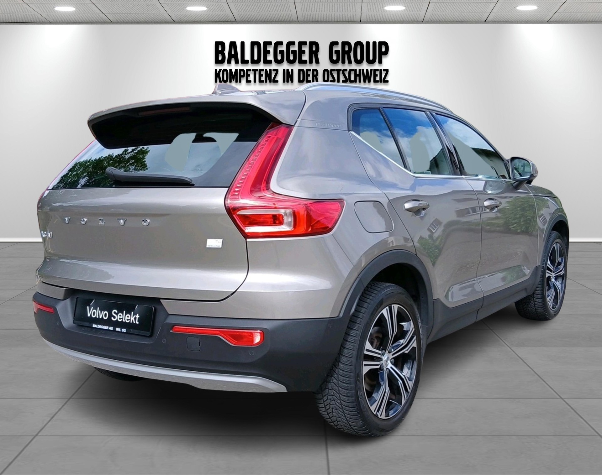 VOLVO XC40 1.5 T4 PiH Inscription-image-1