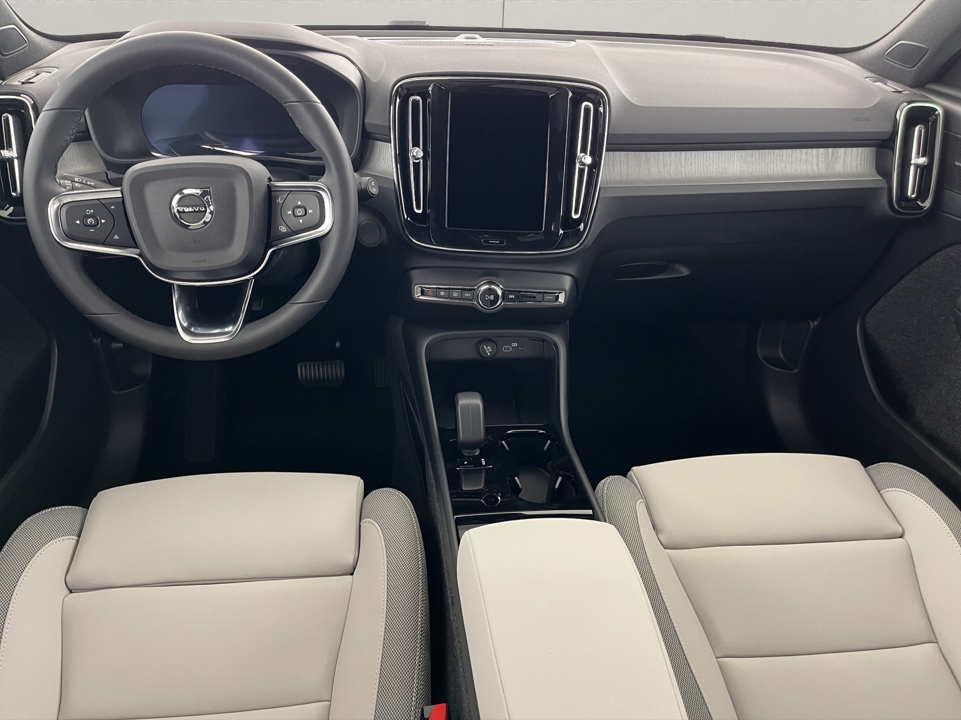VOLVO EX40 Twin Performance Ultra AWD-image-9