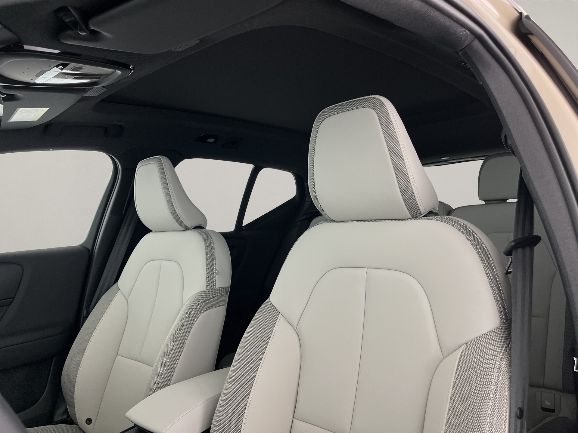 VOLVO EX40 Twin Performance Ultra AWD-image-17