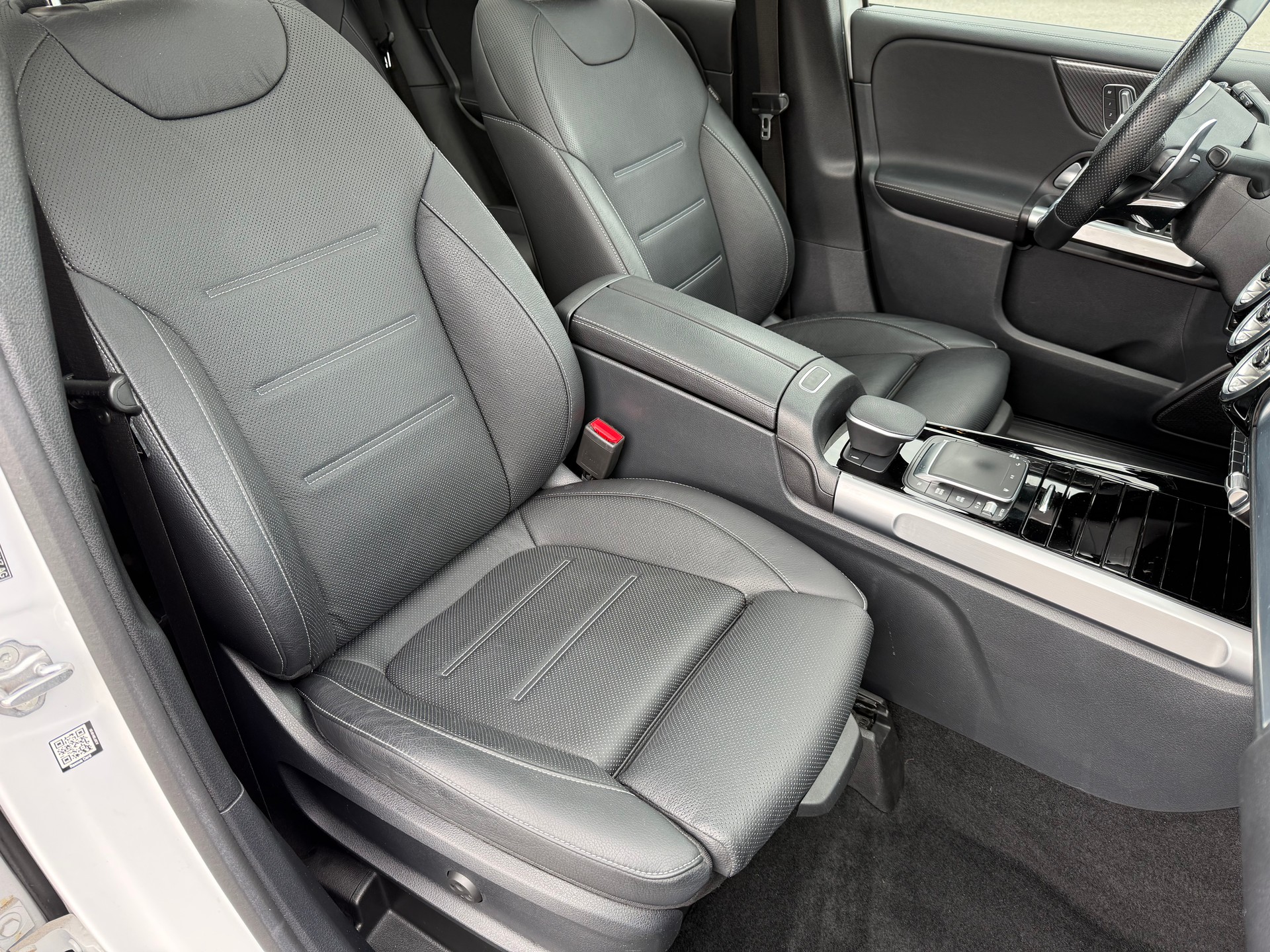 MERCEDES-BENZ GLB 35 AMG 4Matic 8G-Tronic-image-9