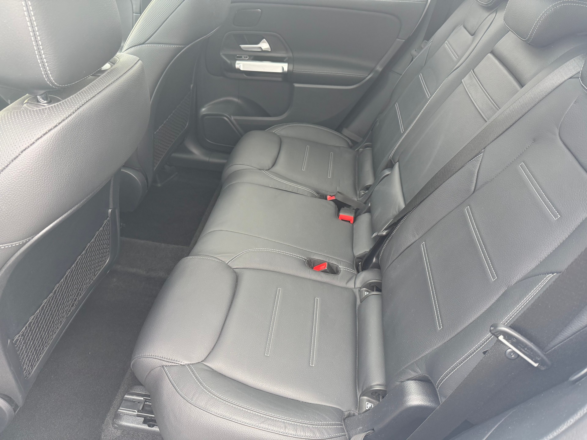 MERCEDES-BENZ GLB 35 AMG 4Matic 8G-Tronic-image-15
