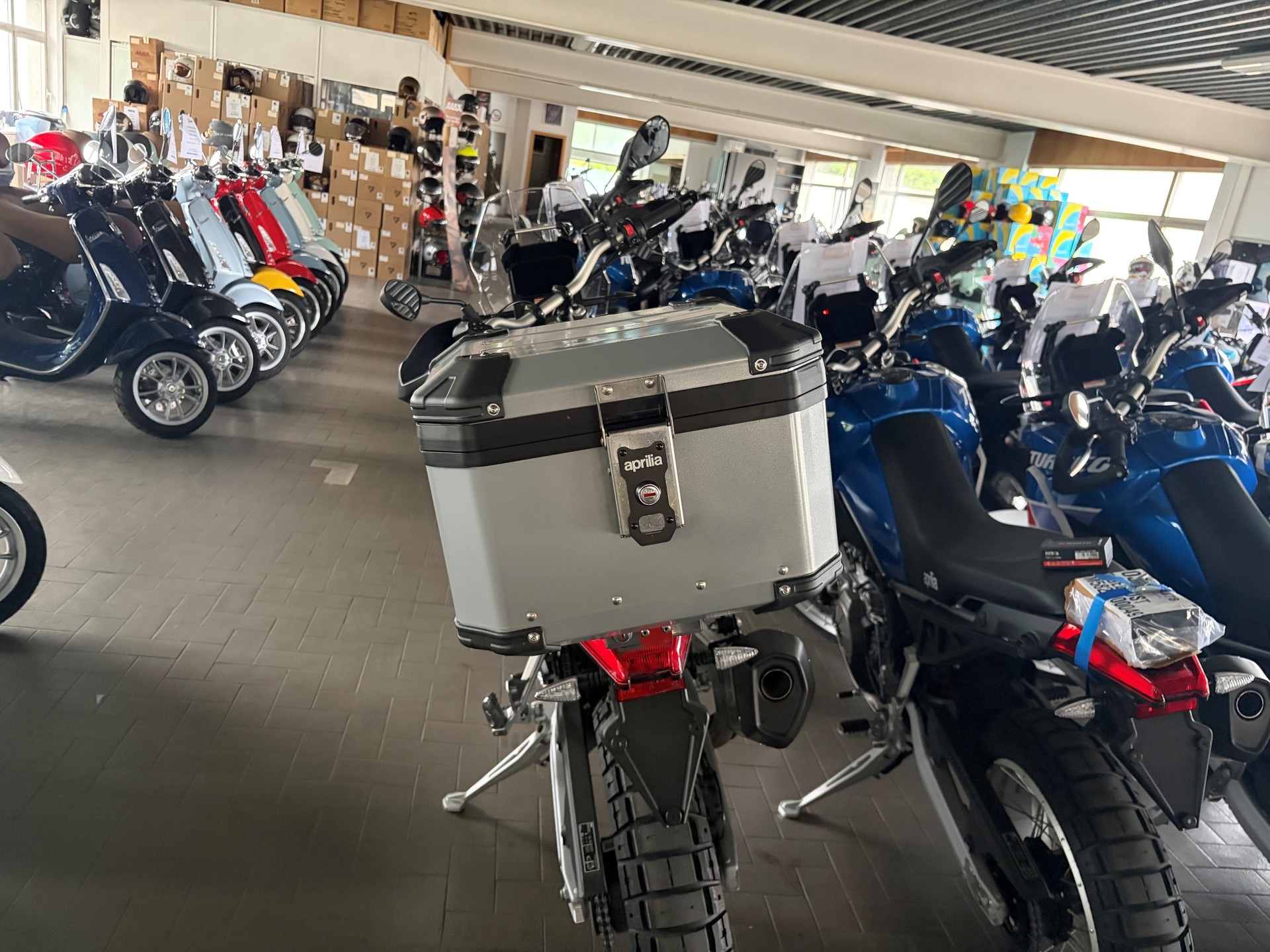 APRILIA Tuareg 660 Evocative-showroom-element-2