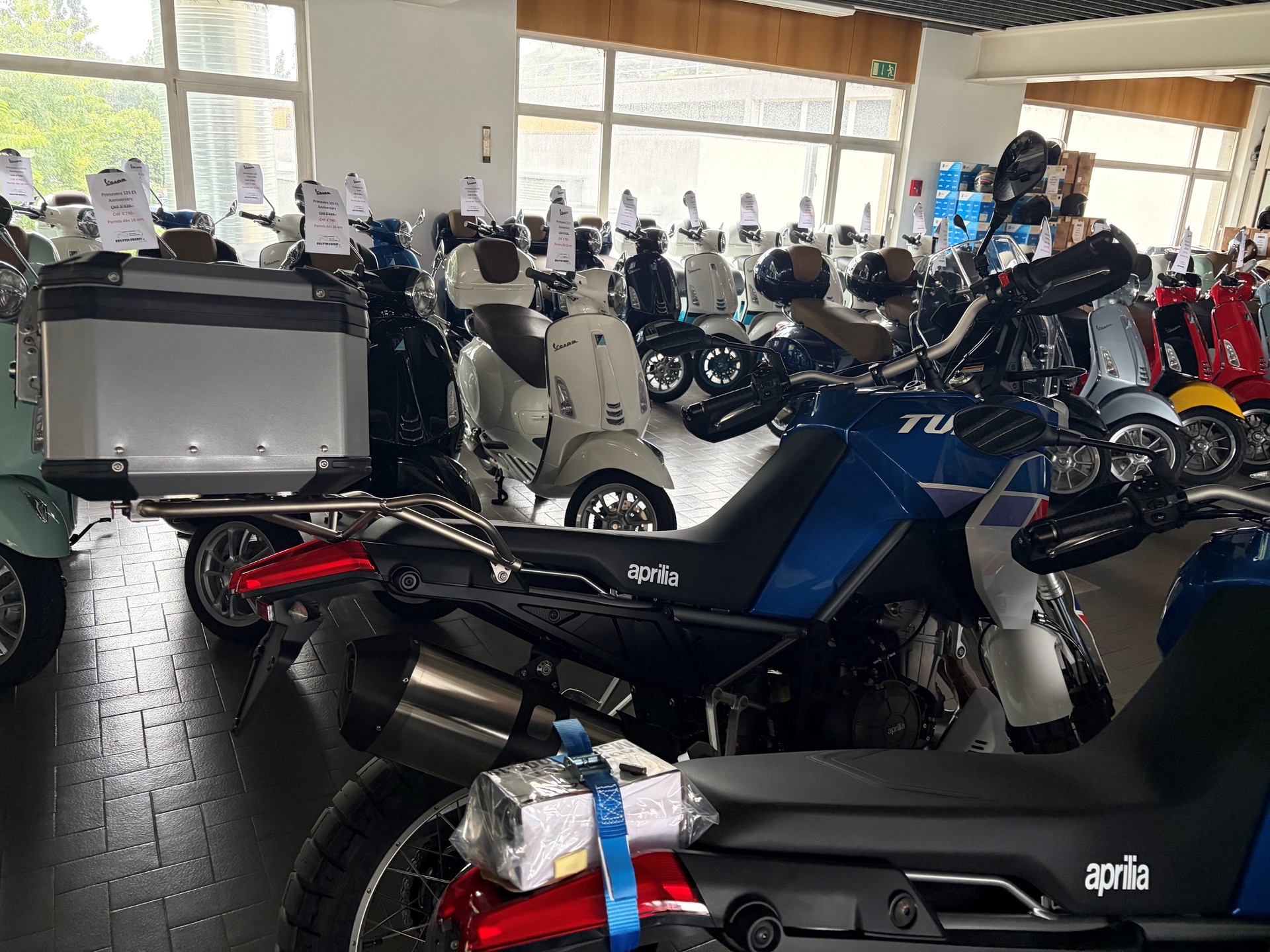 APRILIA Tuareg 660 Evocative-showroom-element-1