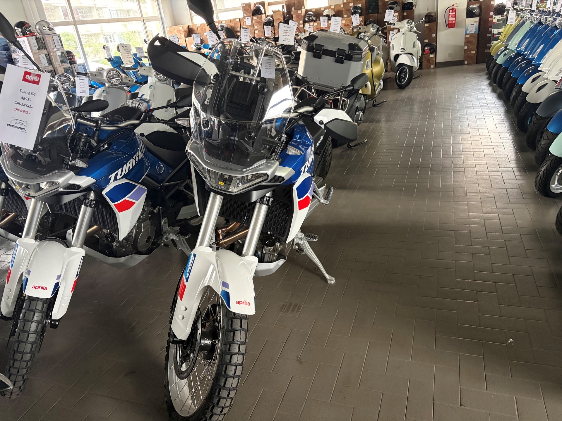 APRILIA Tuareg 660 Evocative-showroom-element-3