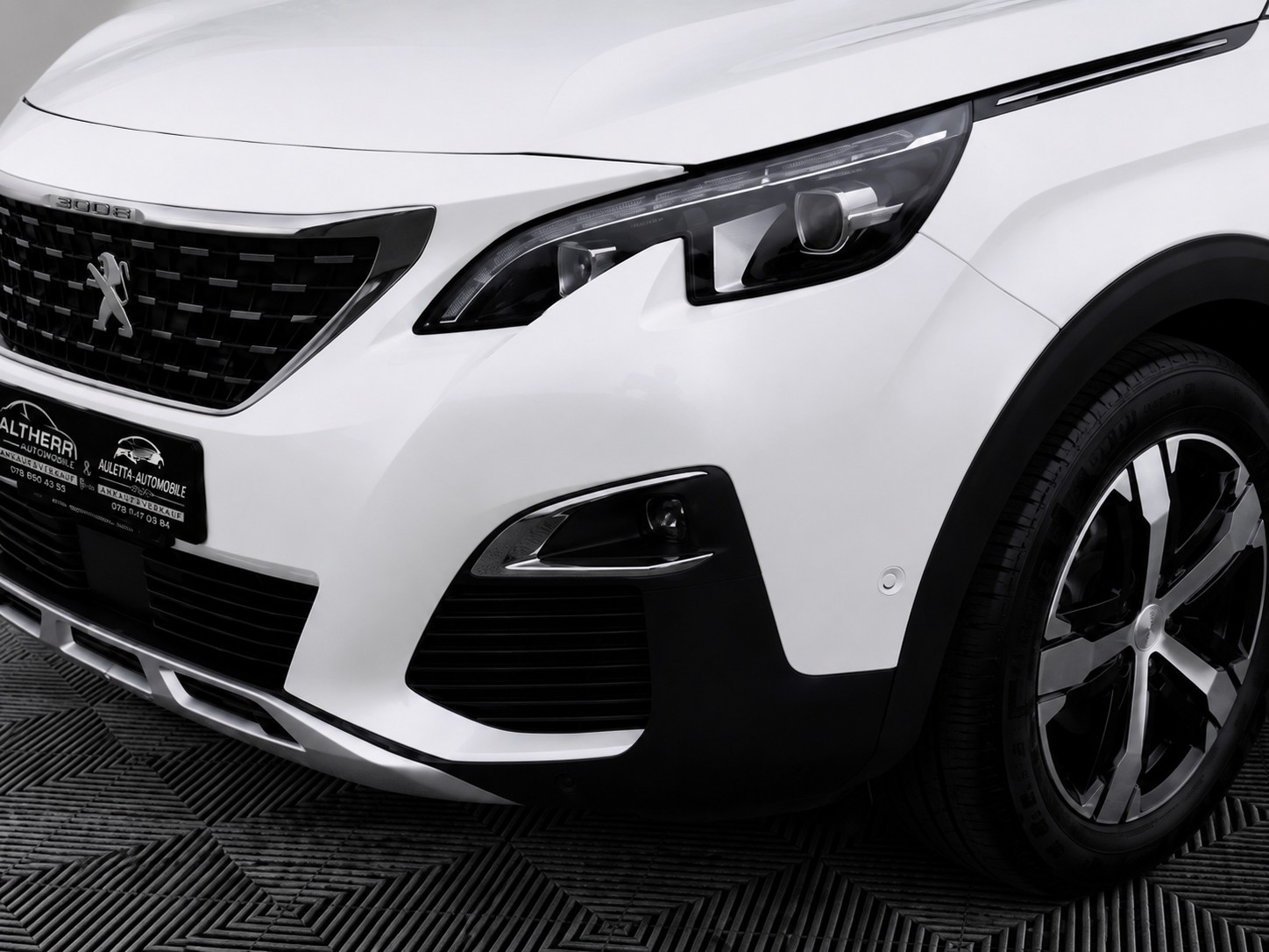 PEUGEOT 5008 1.5 BlueHDi GT Line EAT 7 Plätzer mit Isofix-showroom-element-1