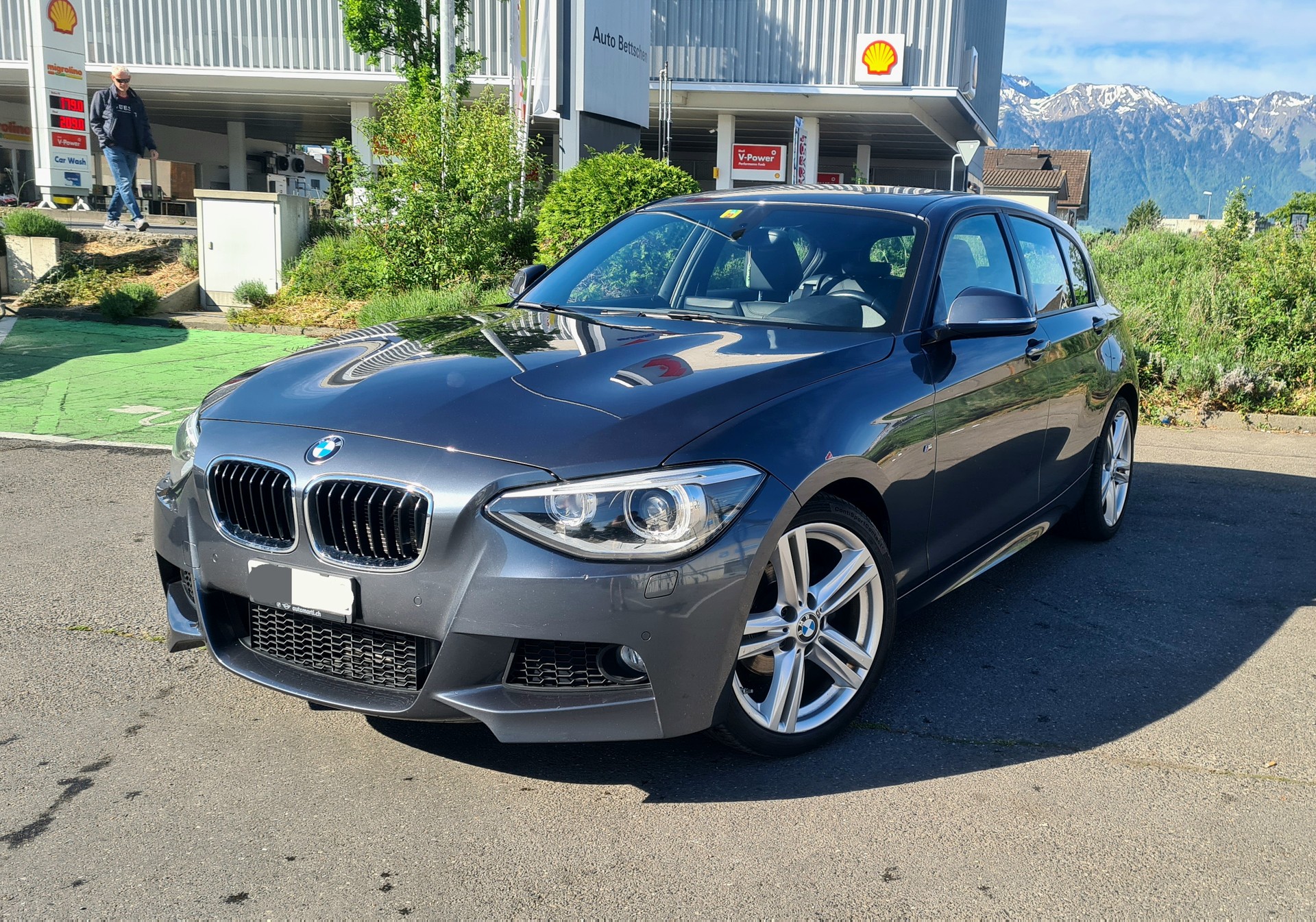 BMW 116i-image-0