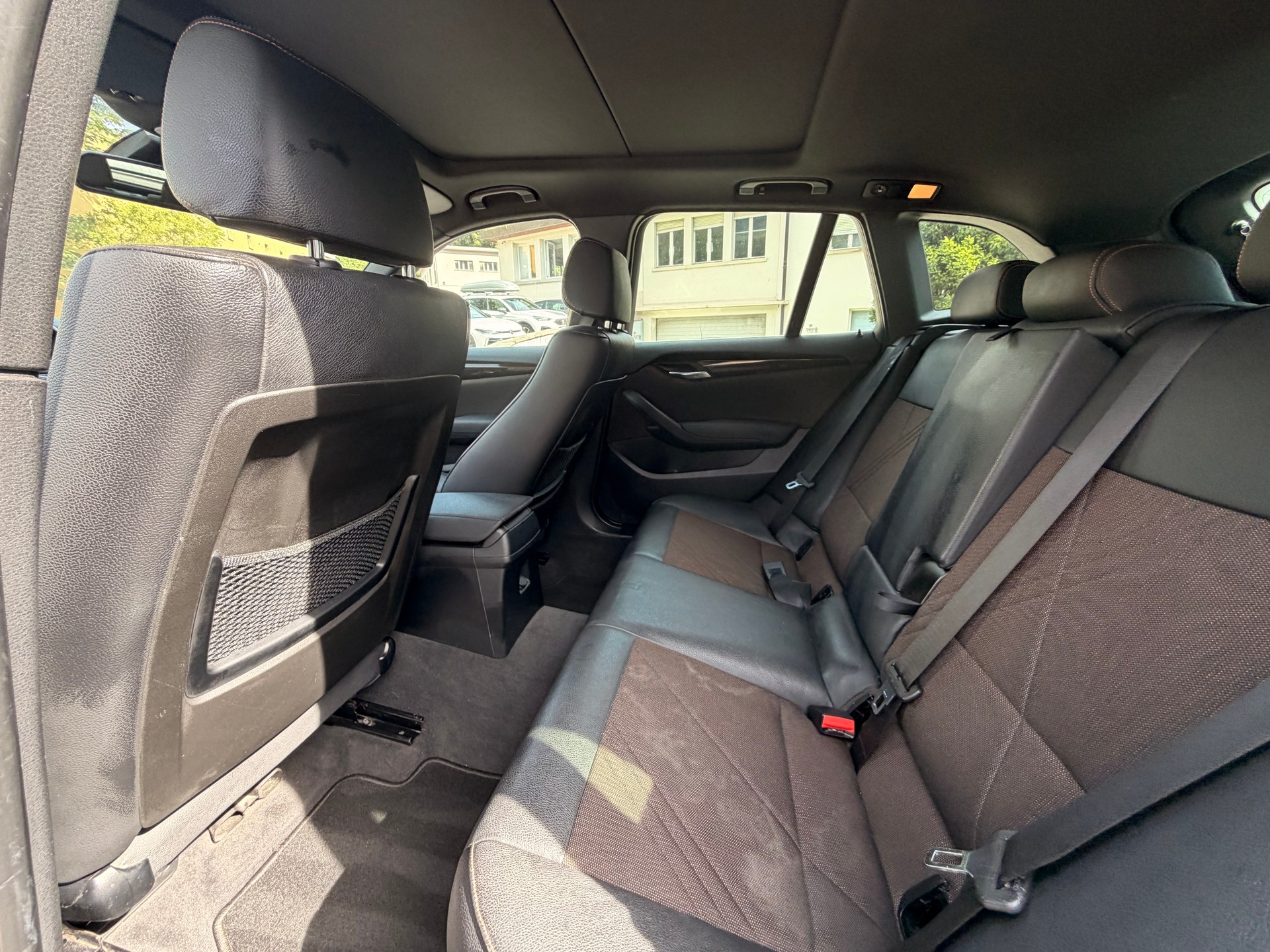 BMW X1 xDrive 18d xLine-image-9