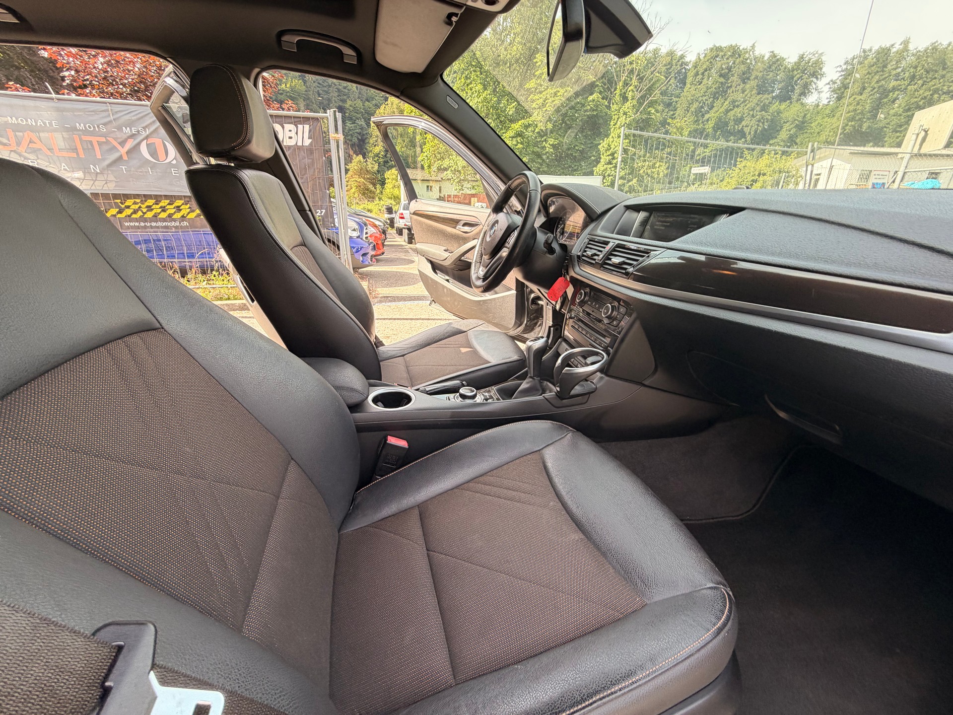 BMW X1 xDrive 18d xLine-image-12