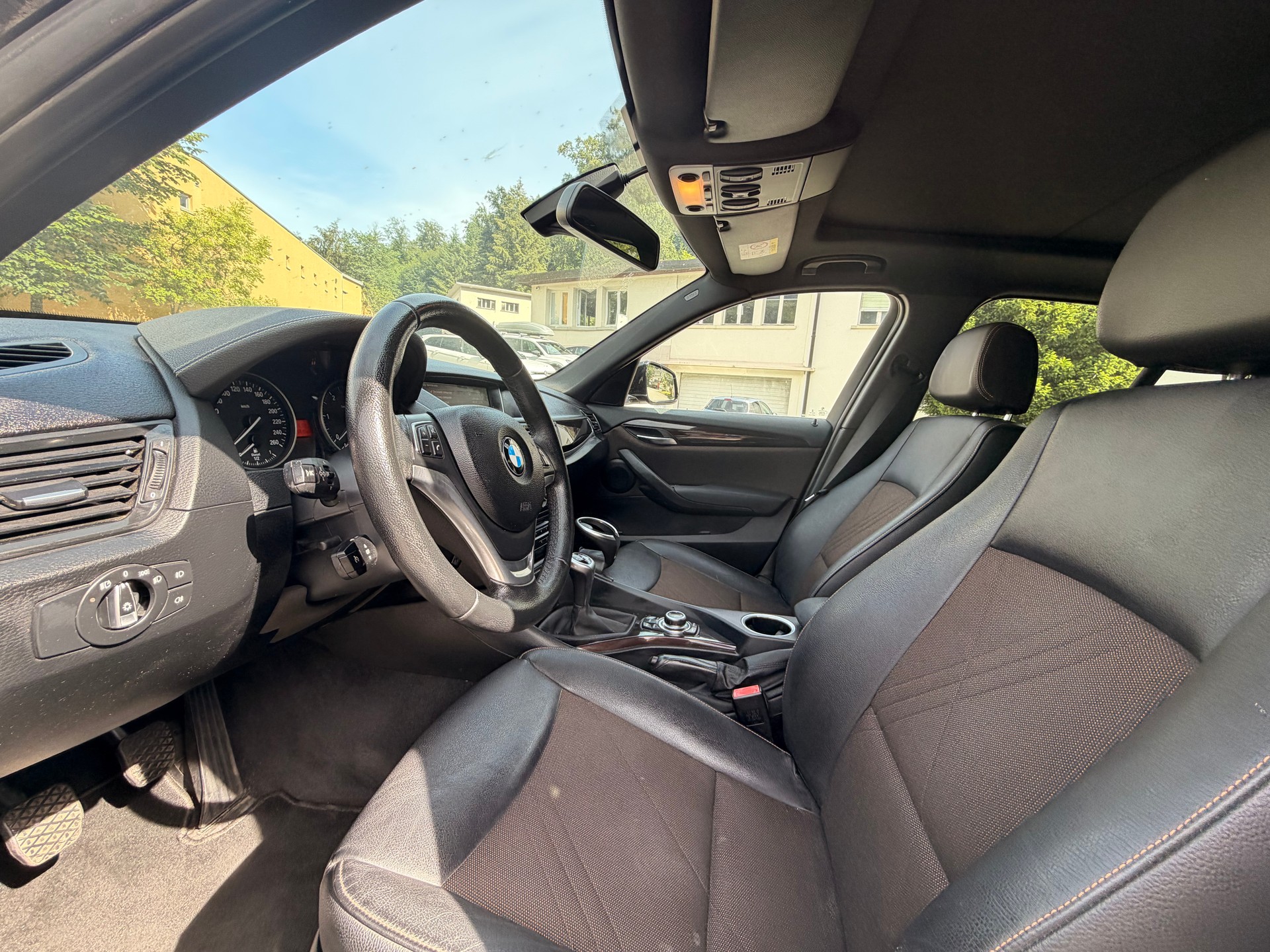 BMW X1 xDrive 18d xLine-image-8