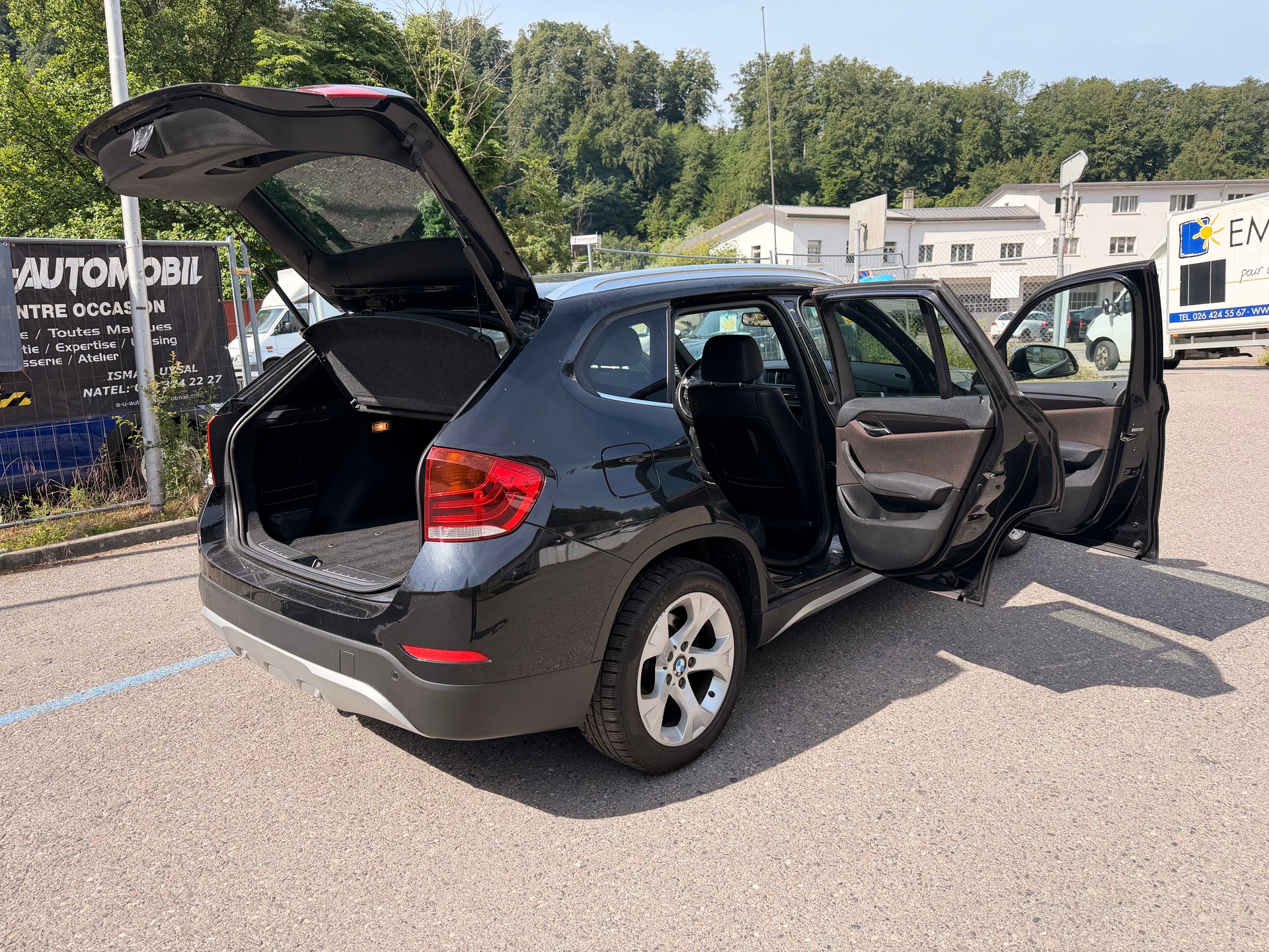 BMW X1 xDrive 18d xLine-image-18
