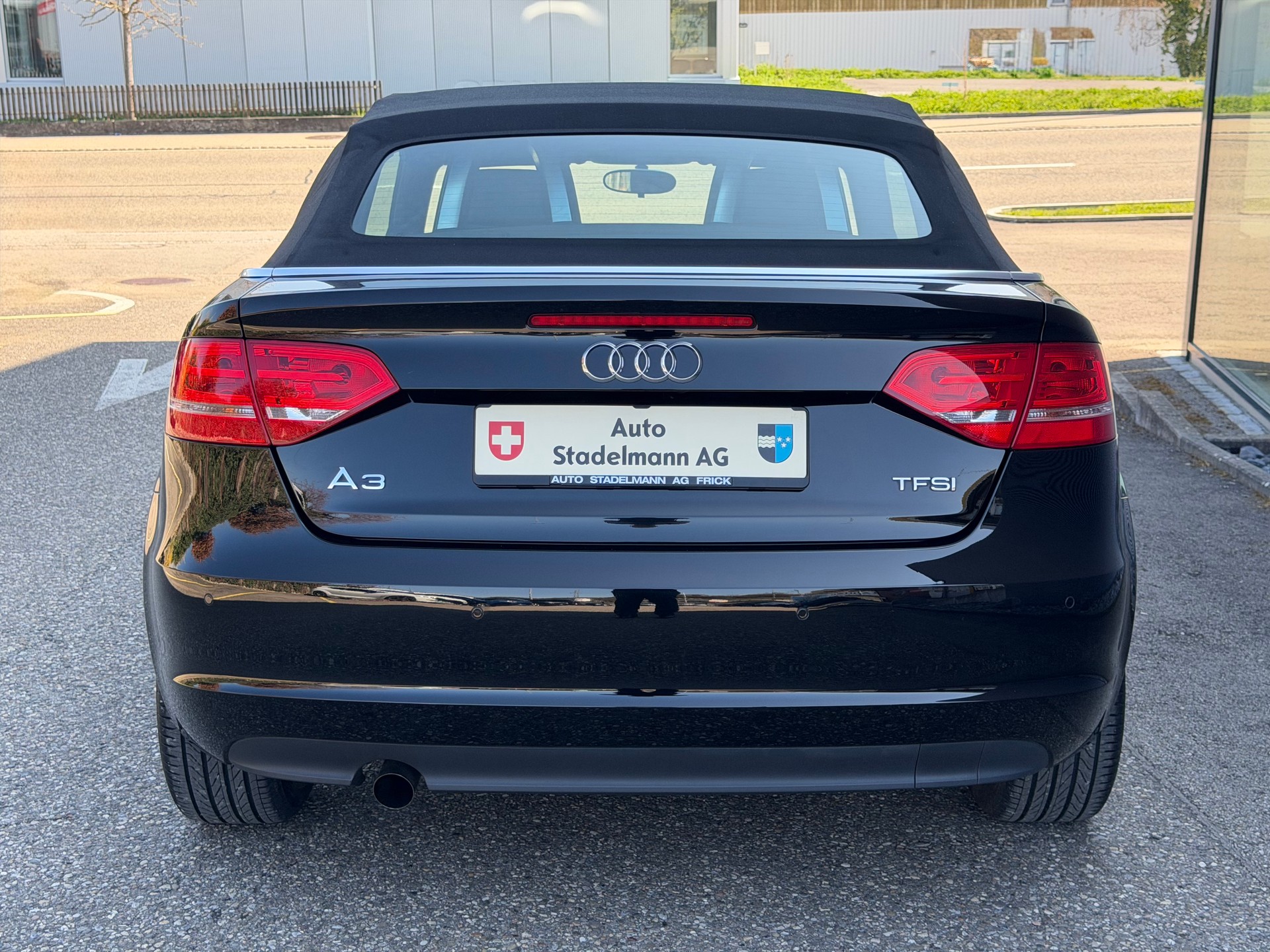 AUDI A3 Cabriolet 1.2 T FSI Attraction-showroom-element-3