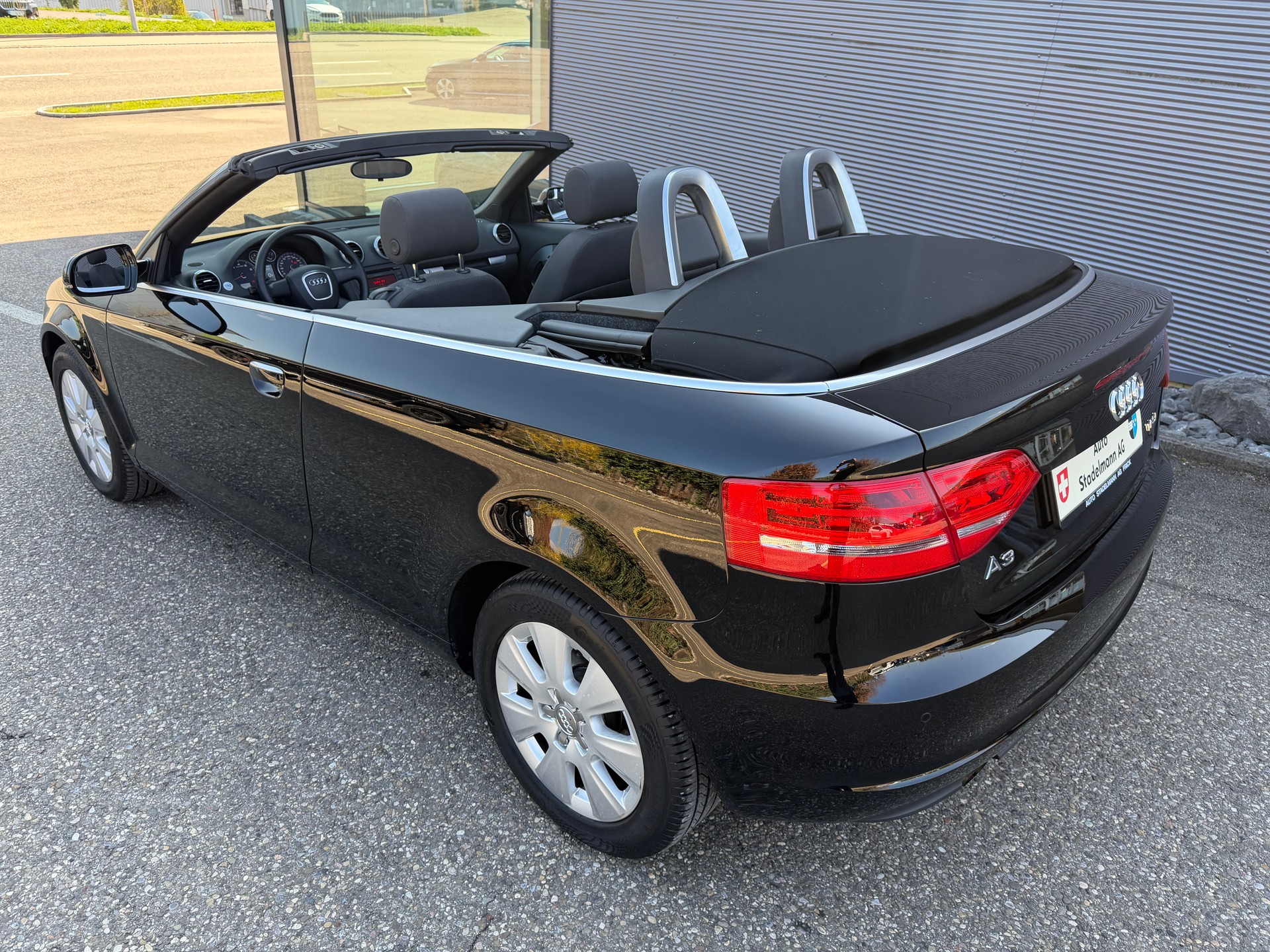 AUDI A3 Cabriolet 1.2 T FSI Attraction-image-17