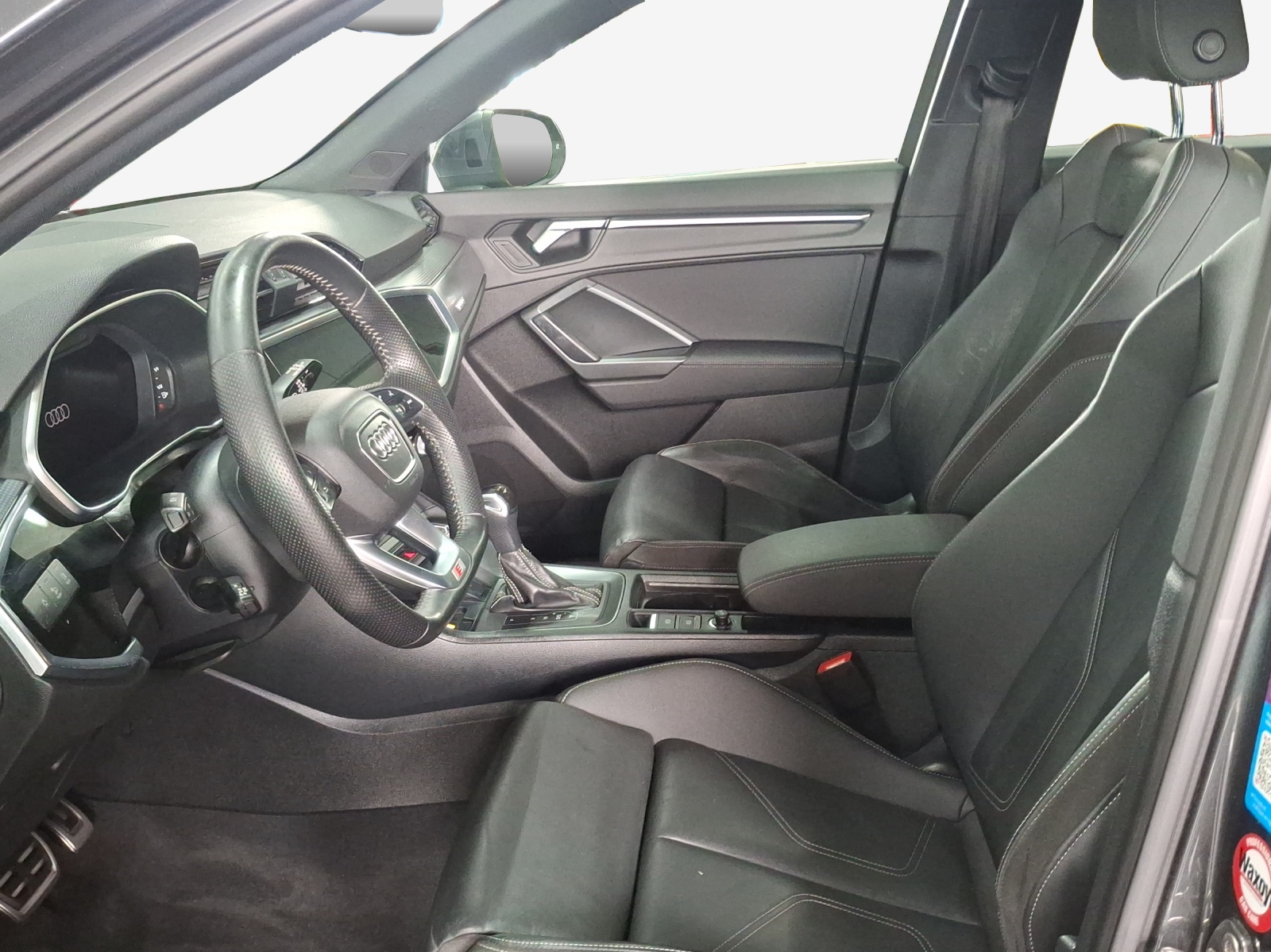 AUDI Q3 40 TFSI S line quattro S-tronic-image-7