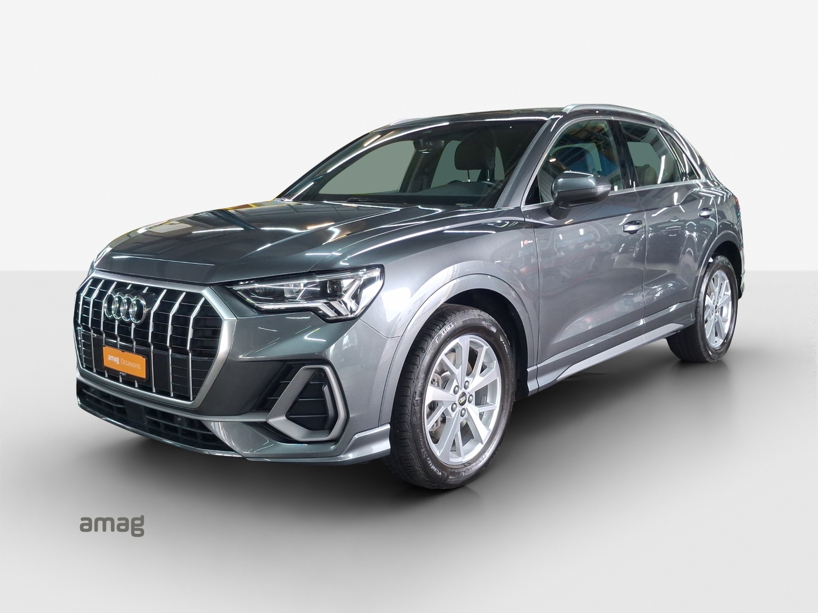 AUDI Q3 40 TFSI S line quattro S-tronic-image-0