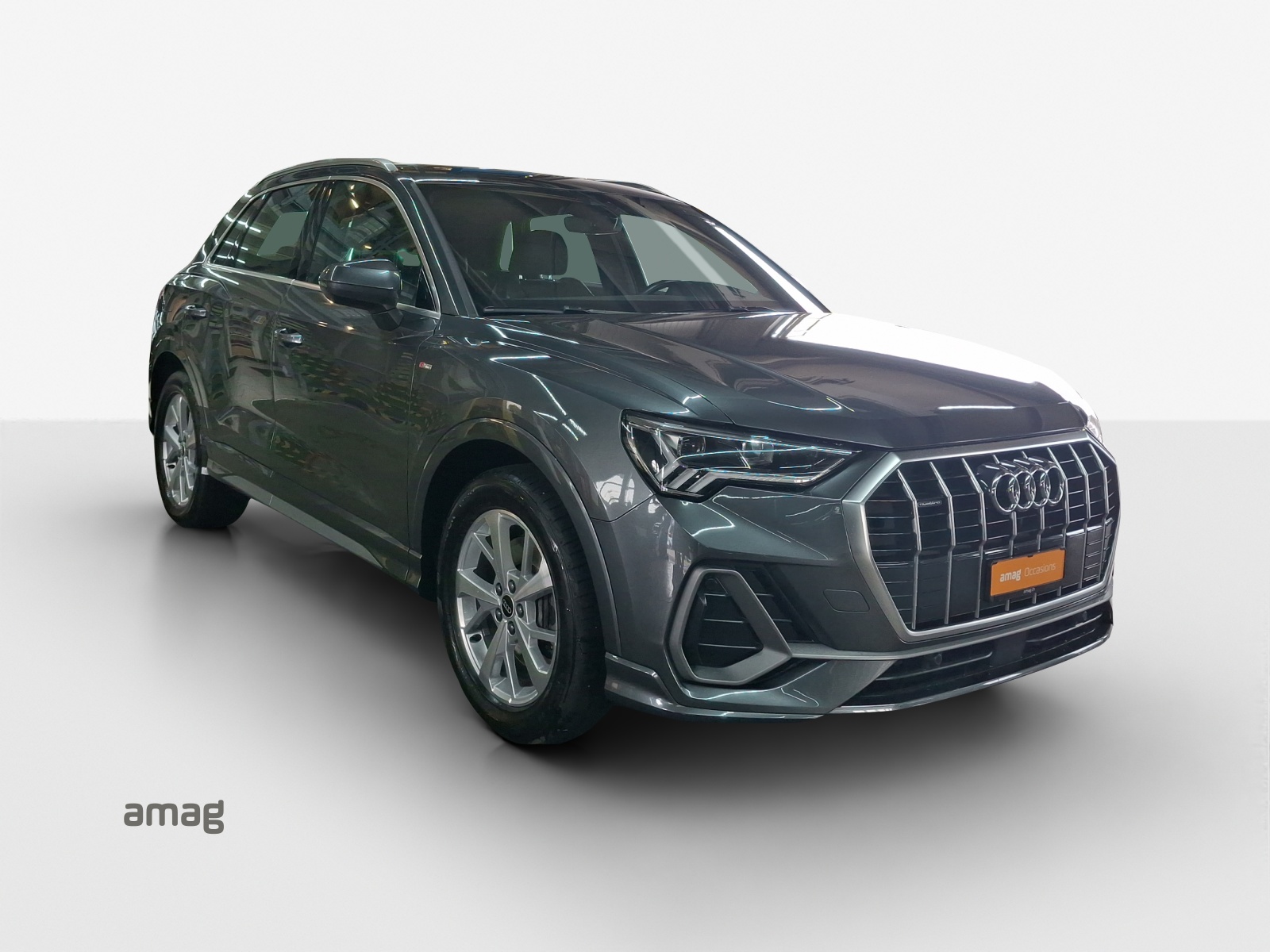 AUDI Q3 40 TFSI S line quattro S-tronic-image-6
