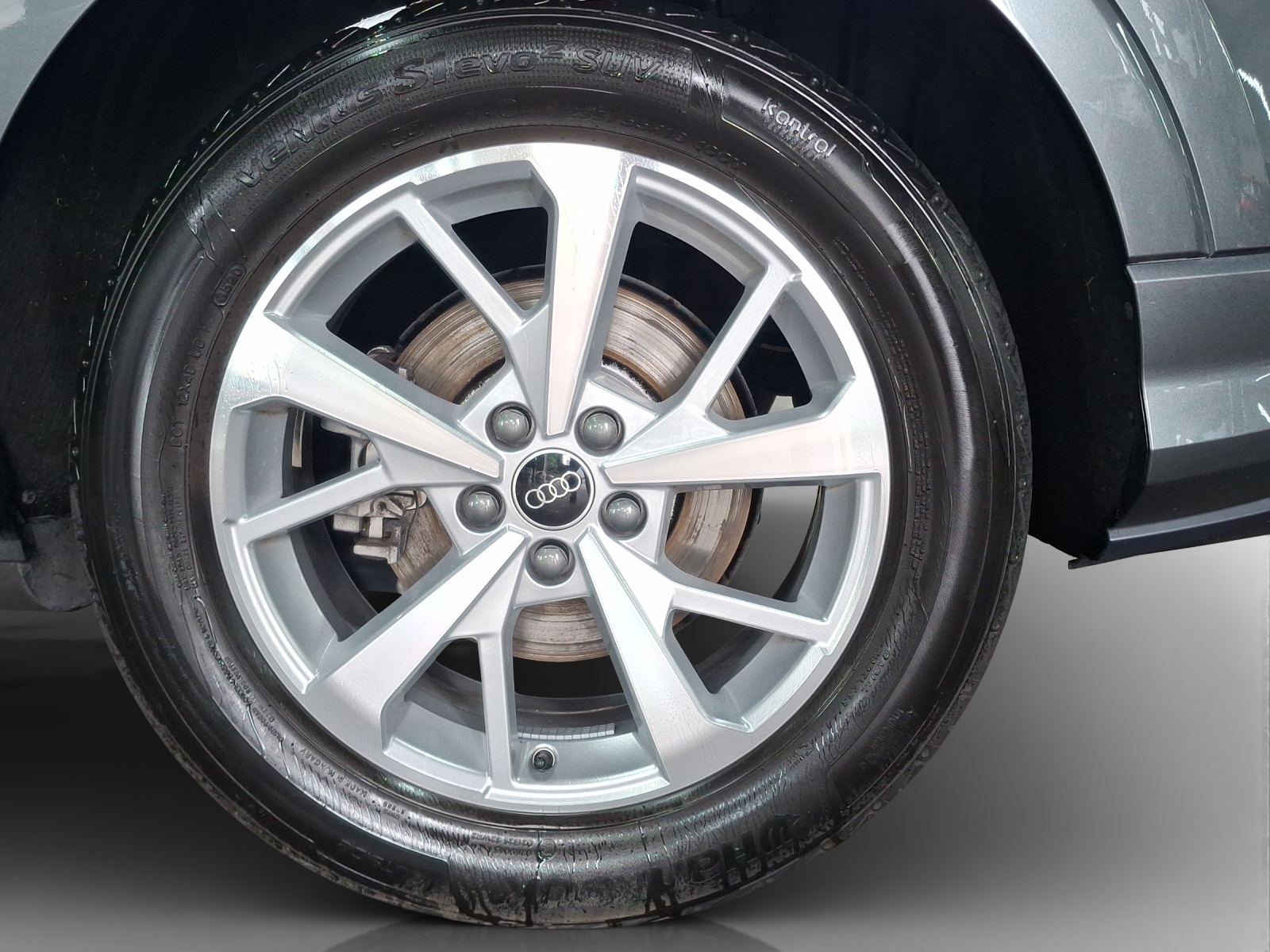 AUDI Q3 40 TFSI S line quattro S-tronic-image-13