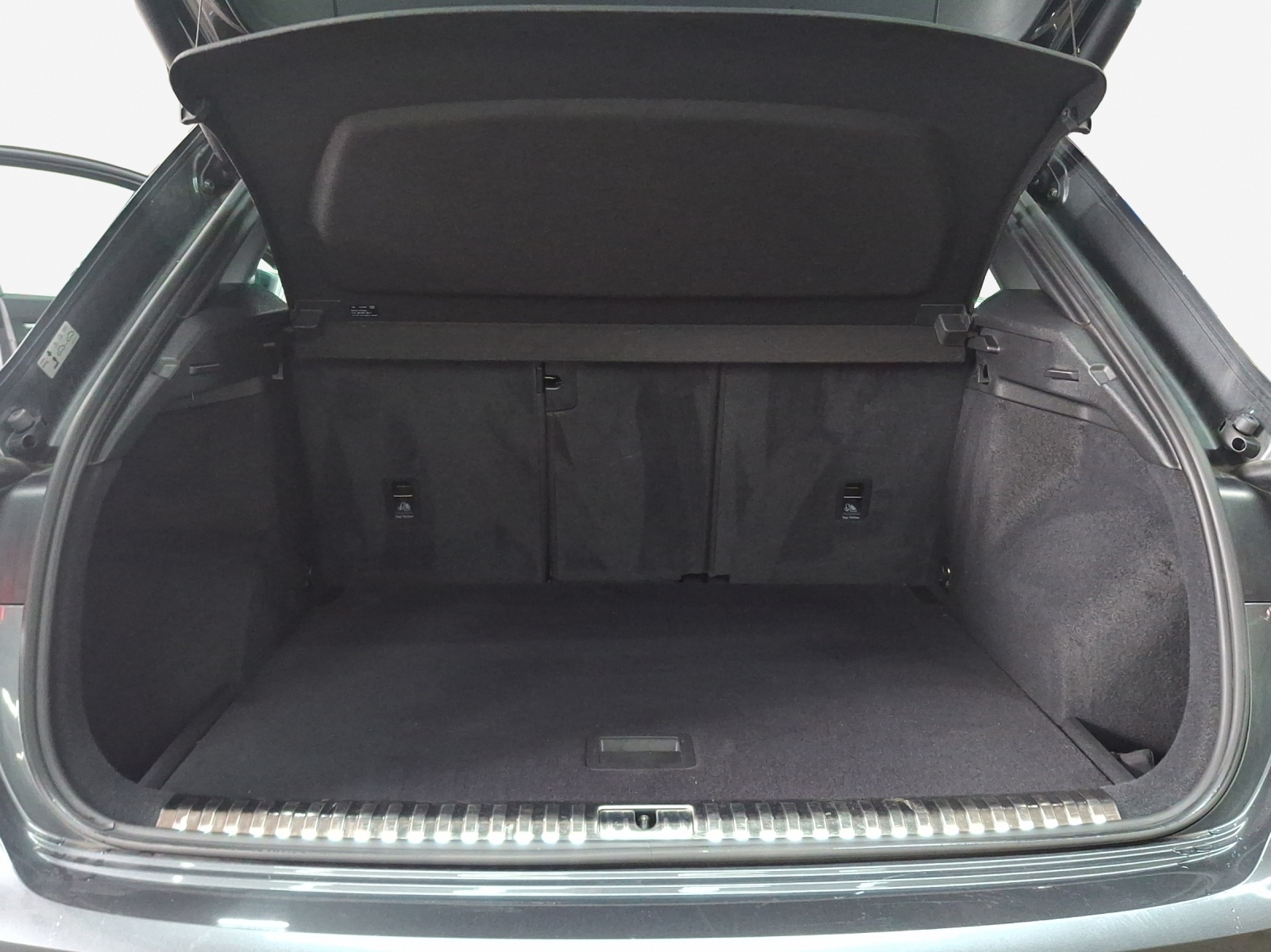 AUDI Q3 40 TFSI S line quattro S-tronic-image-12