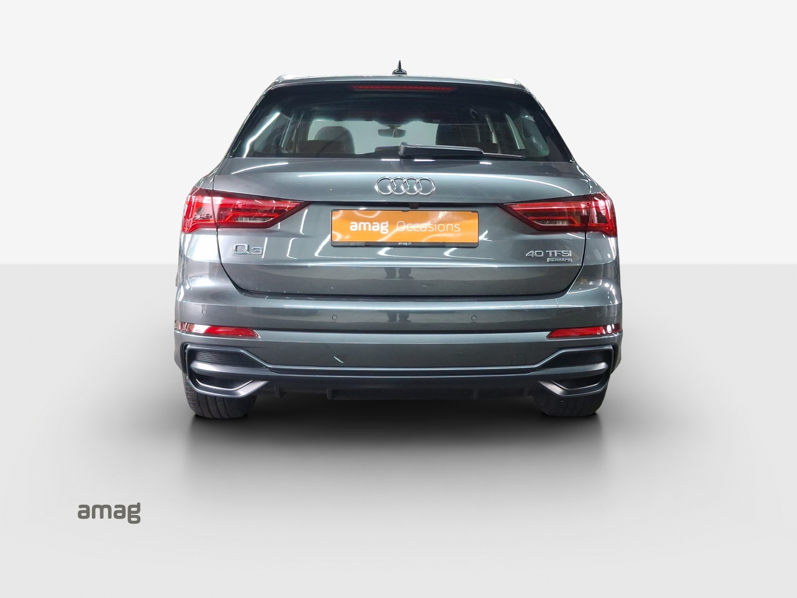 AUDI Q3 40 TFSI S line quattro S-tronic-image-3