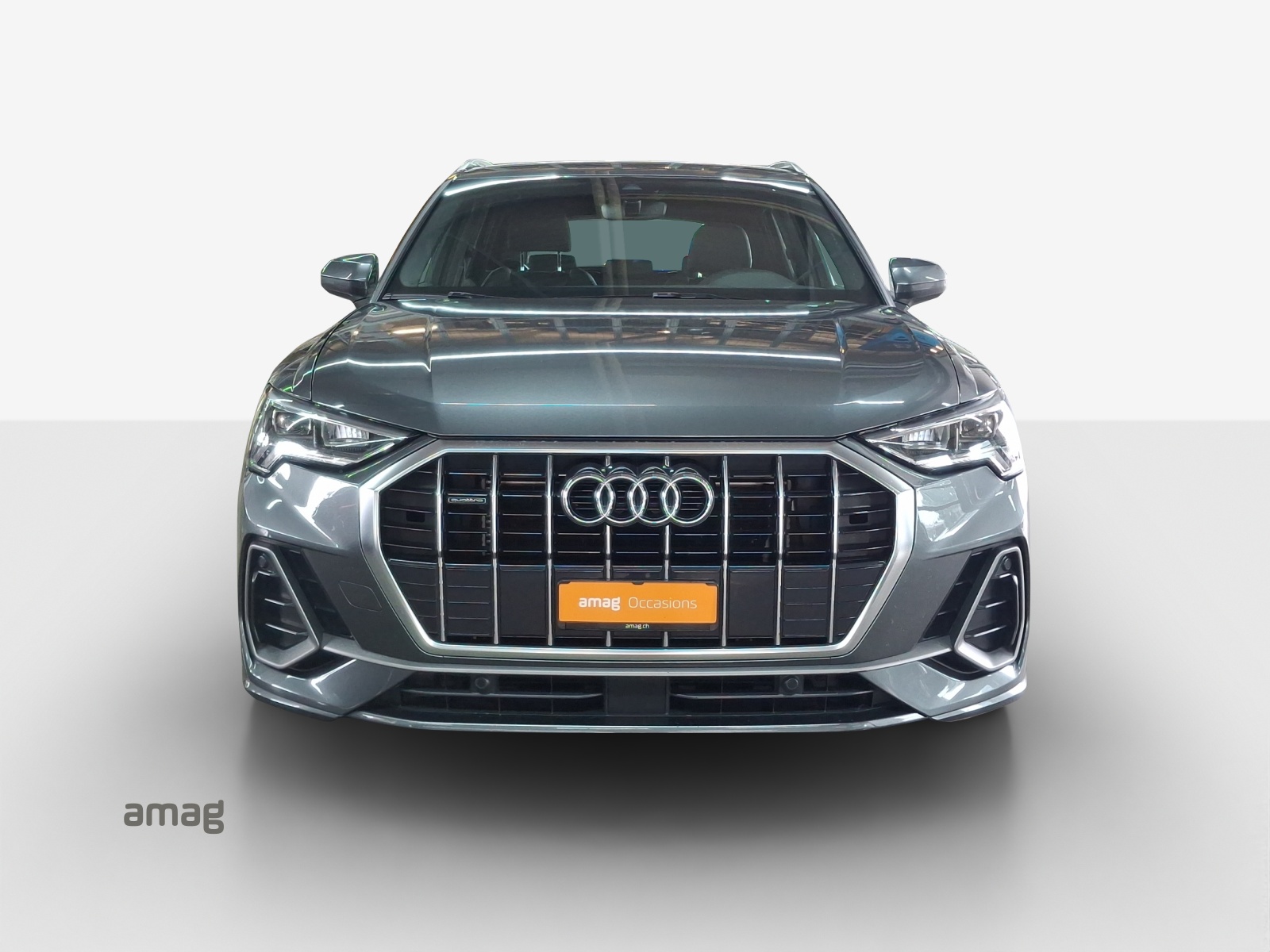 AUDI Q3 40 TFSI S line quattro S-tronic-image-5