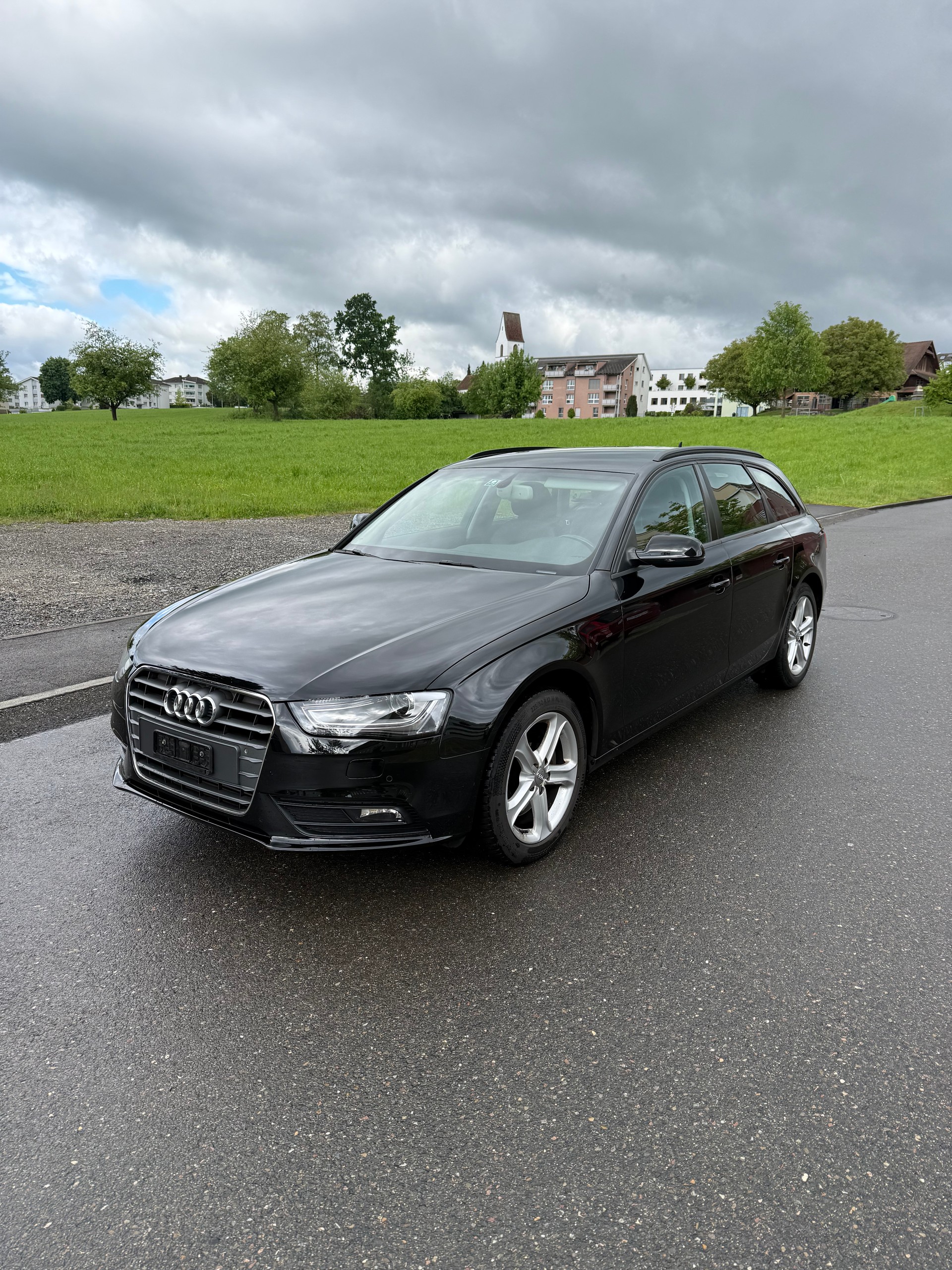 AUDI A4 Avant 2.0 TFSI quattro s-tronic-image-2