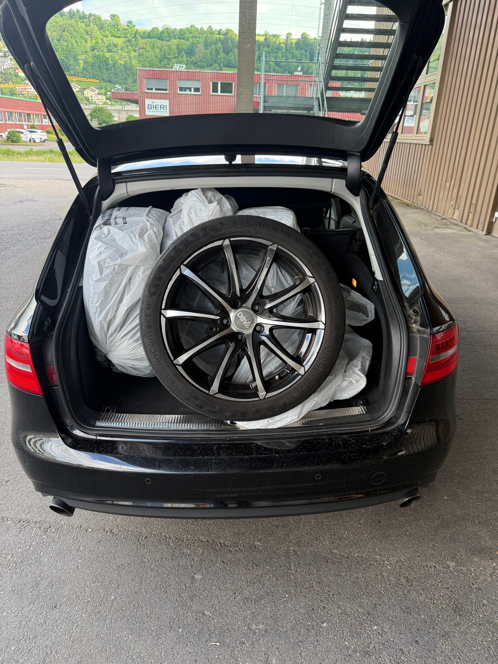 AUDI A4 Avant 2.0 TFSI quattro s-tronic-image-5