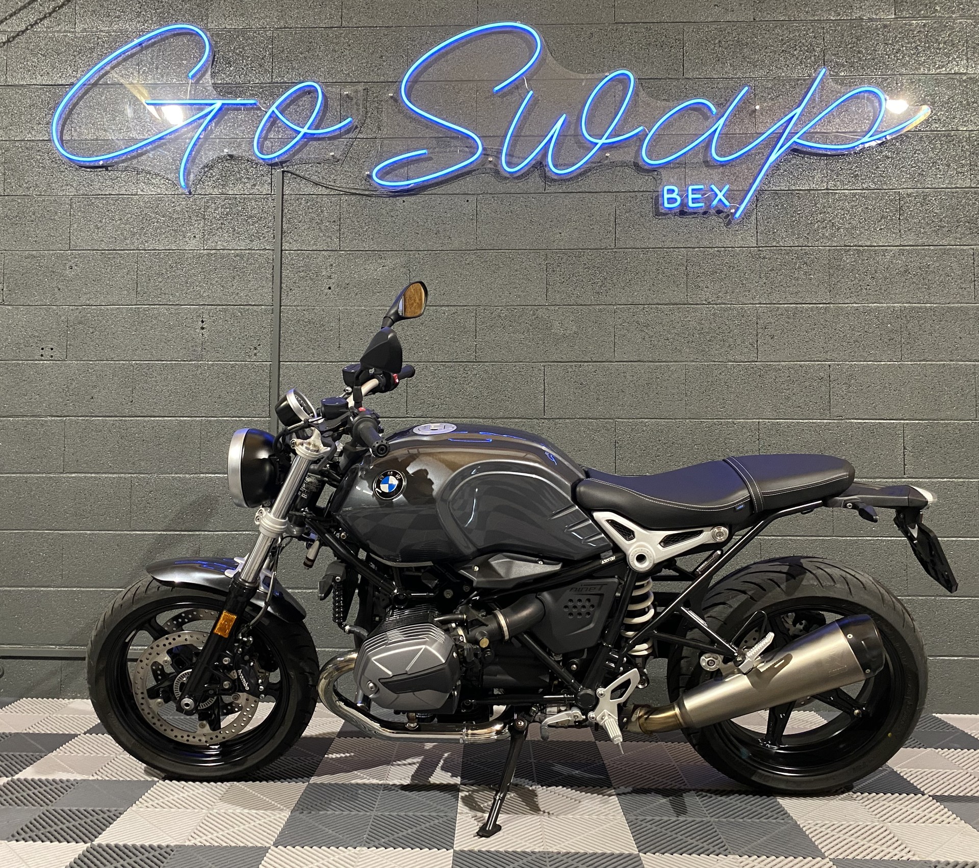 BMW R NINE T Pure A2-image-11