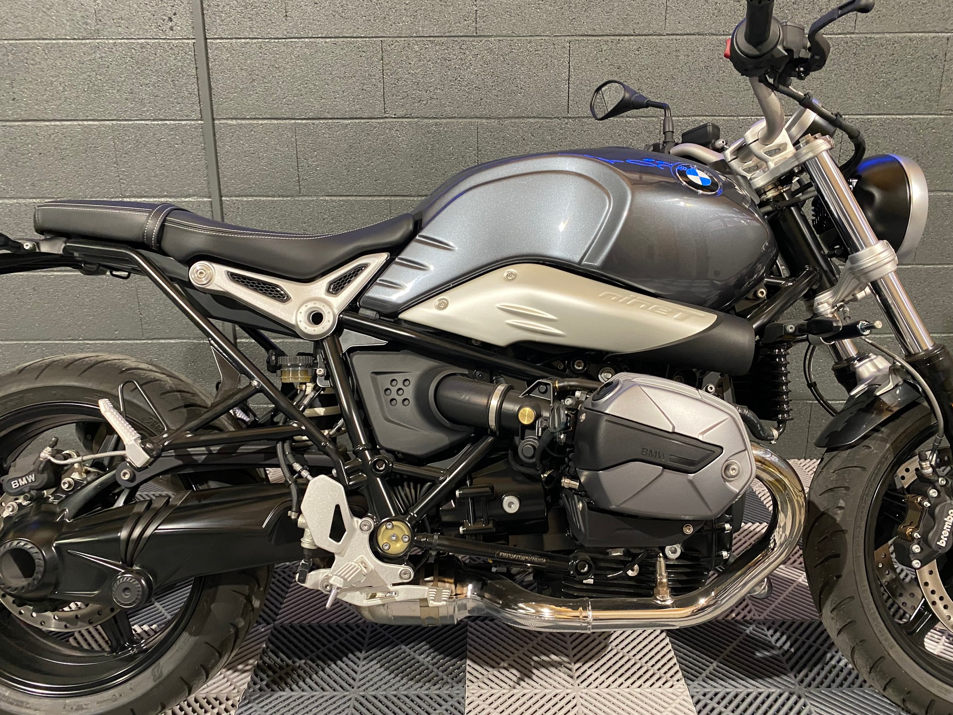 BMW R NINE T Pure A2-image-3