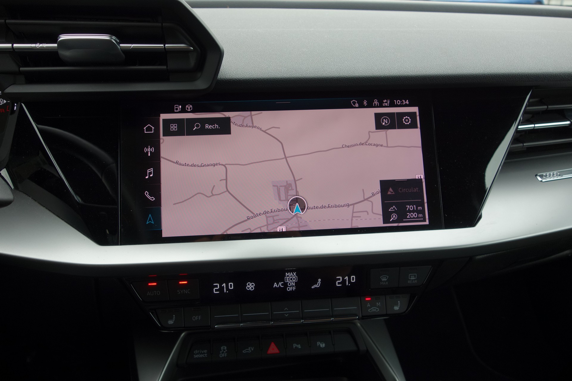 AUDI A3 Sportback 40 TFSI e S-tronic-image-12