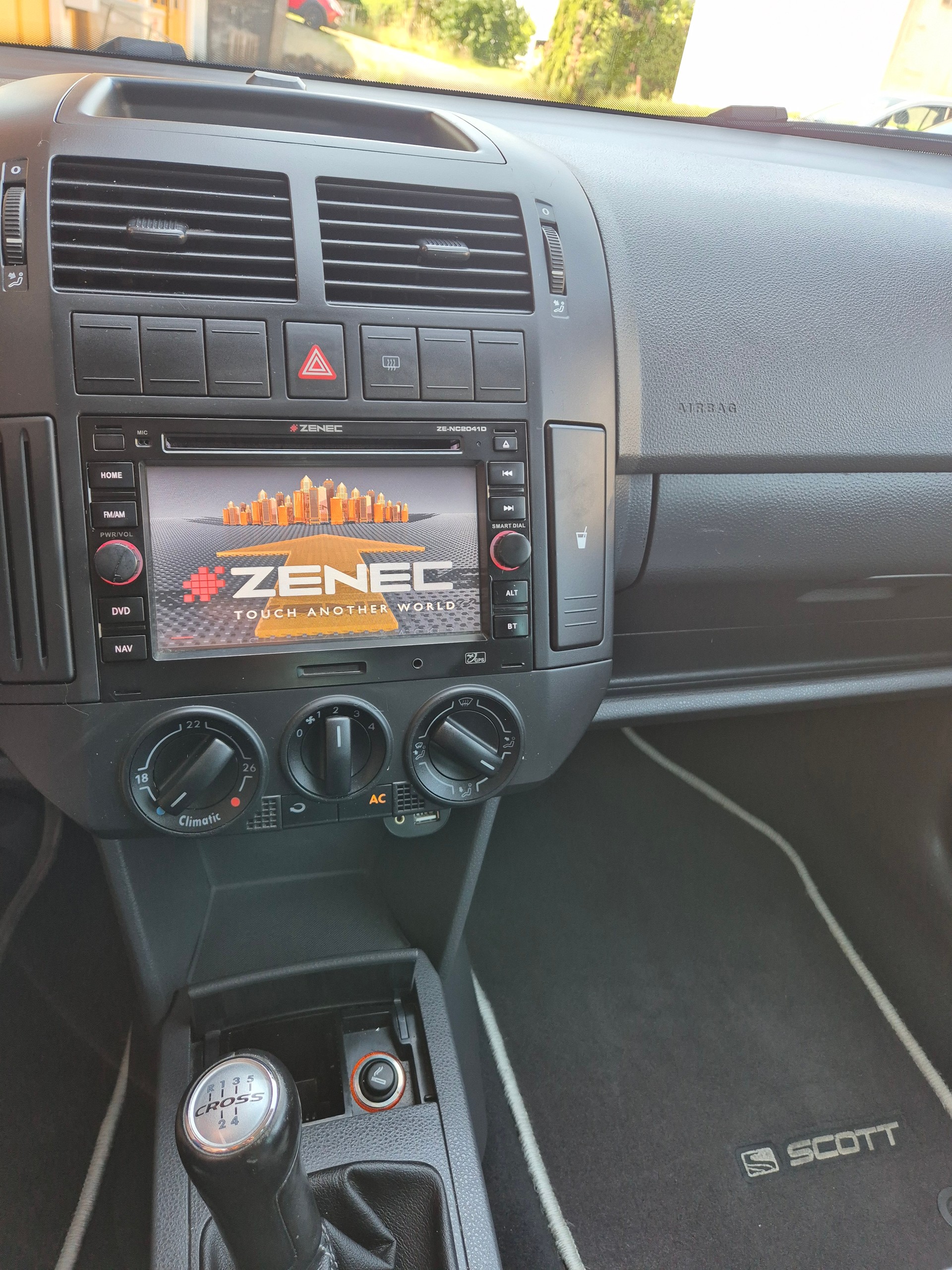 VW CrossPolo 1.4 16V Scott-image-24