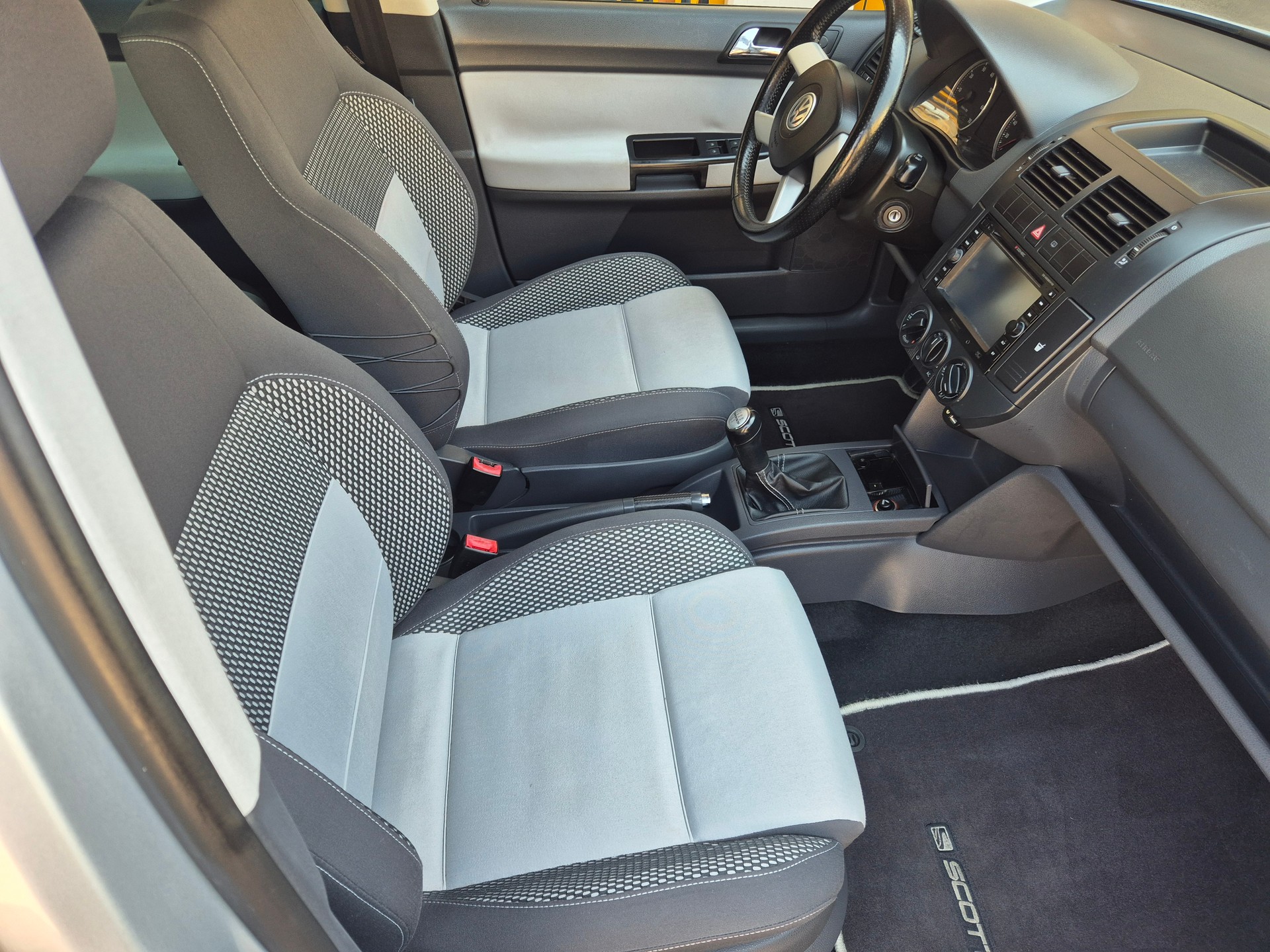 VW CrossPolo 1.4 16V Scott-image-19