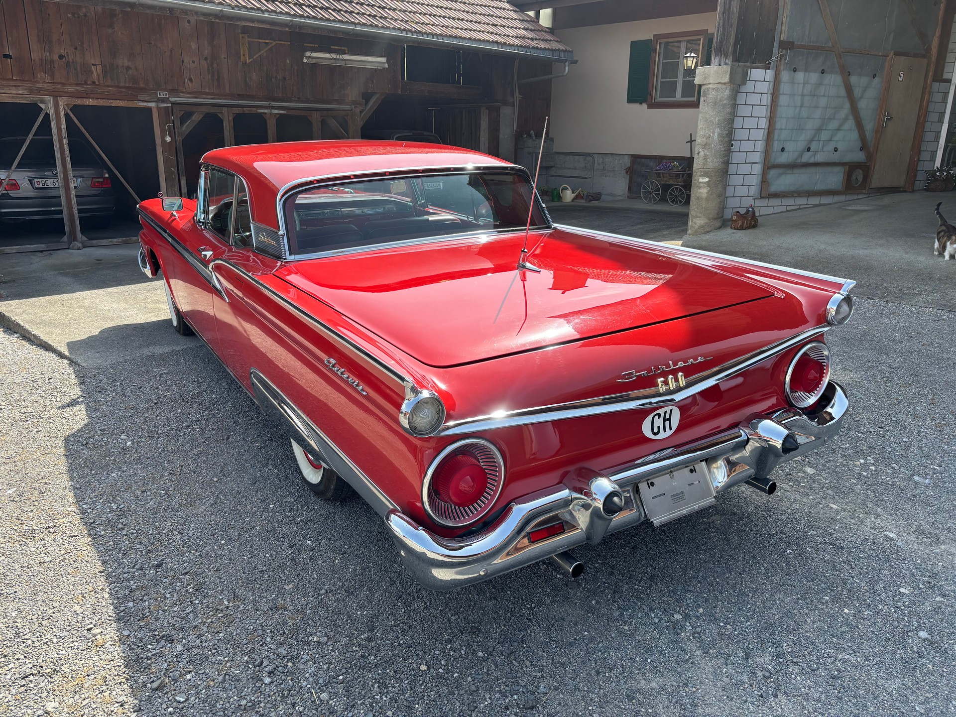 FORD Fairlane 500 Skyliner V8 300 PS-image-16