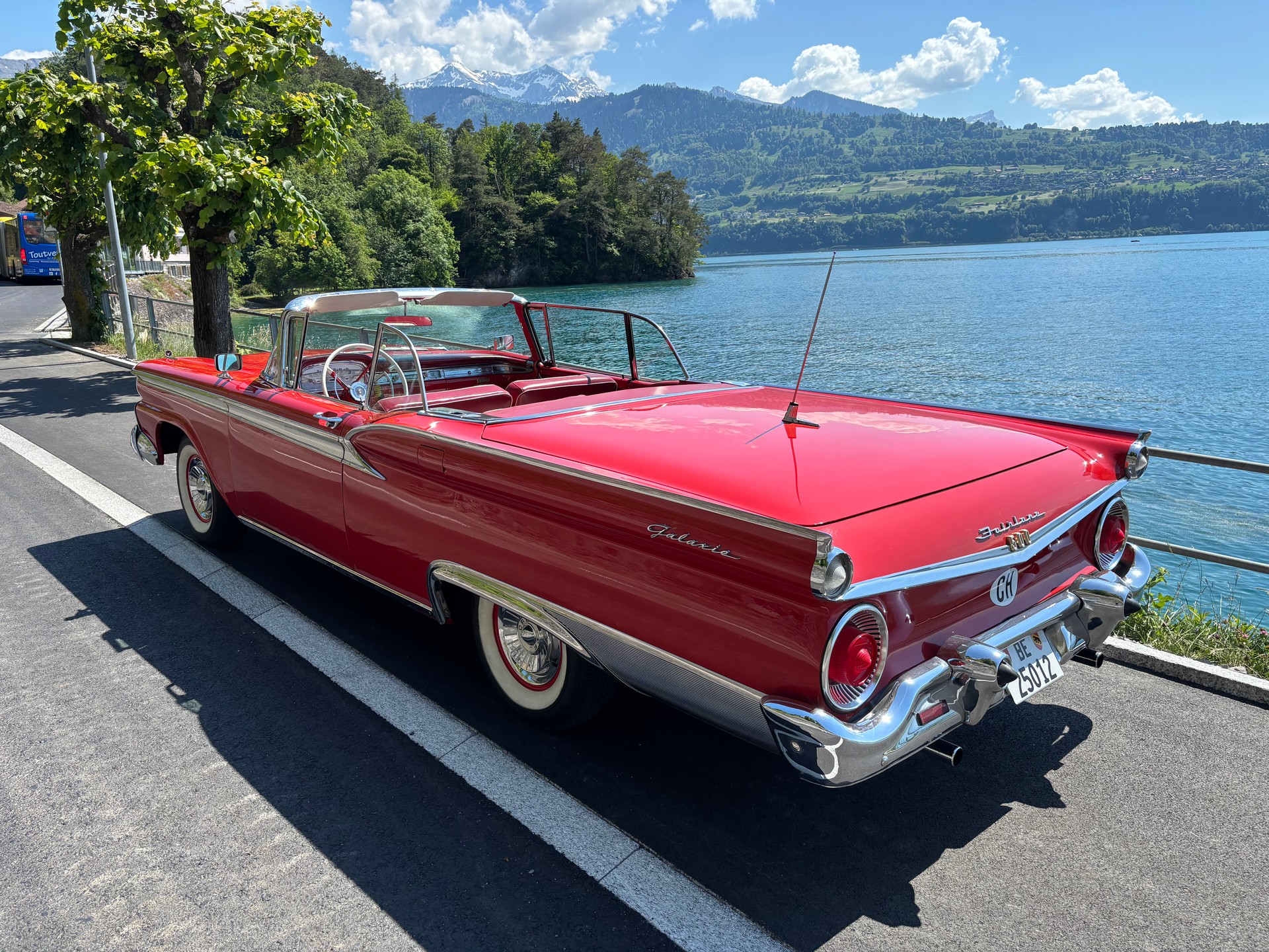 FORD Fairlane 500 Skyliner V8 300 PS-image-2