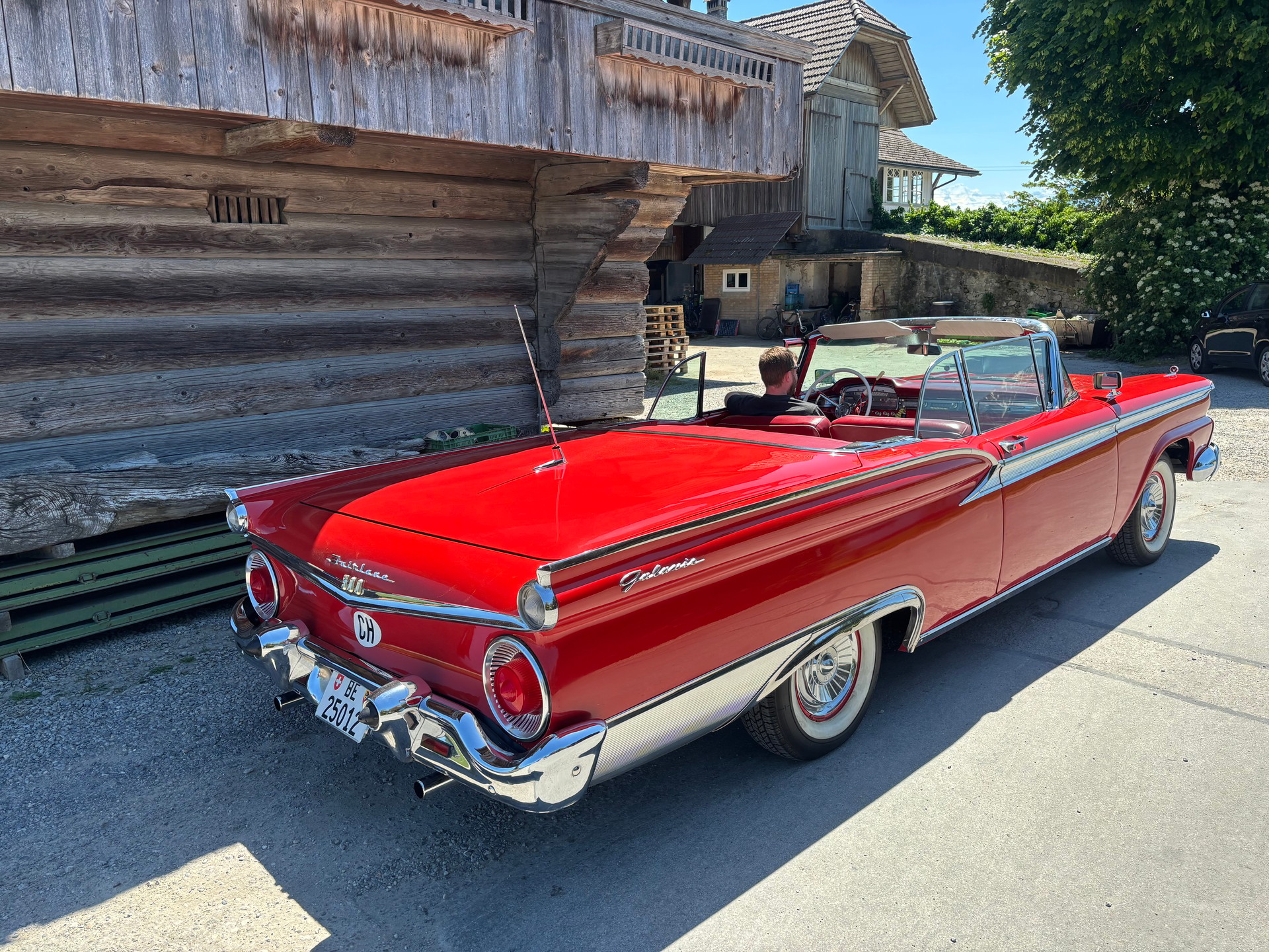 FORD Fairlane 500 Skyliner V8 300 PS-image-3